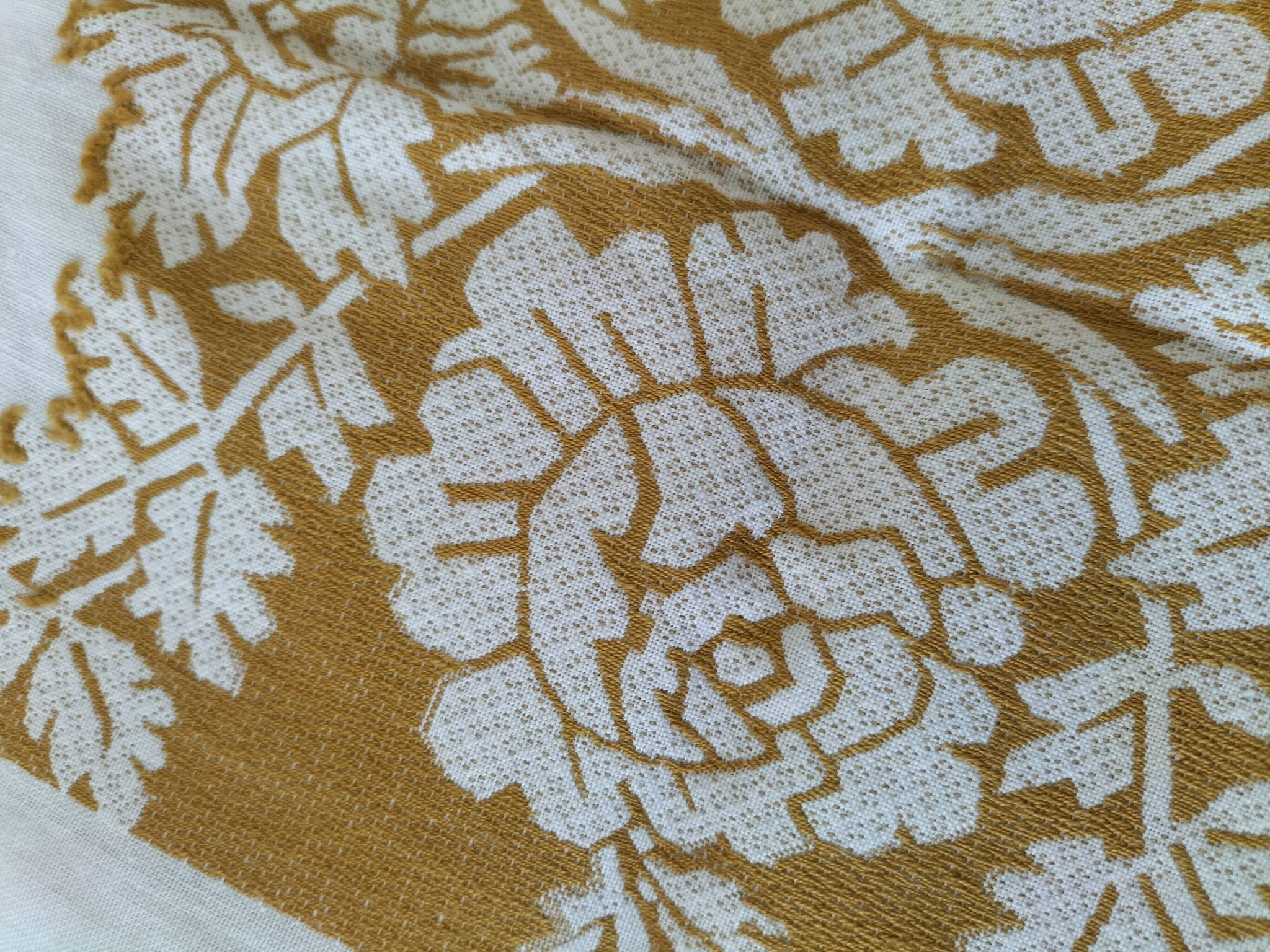 Nappe et 8 serviettes vintage – tons caramel et moutarde dorée