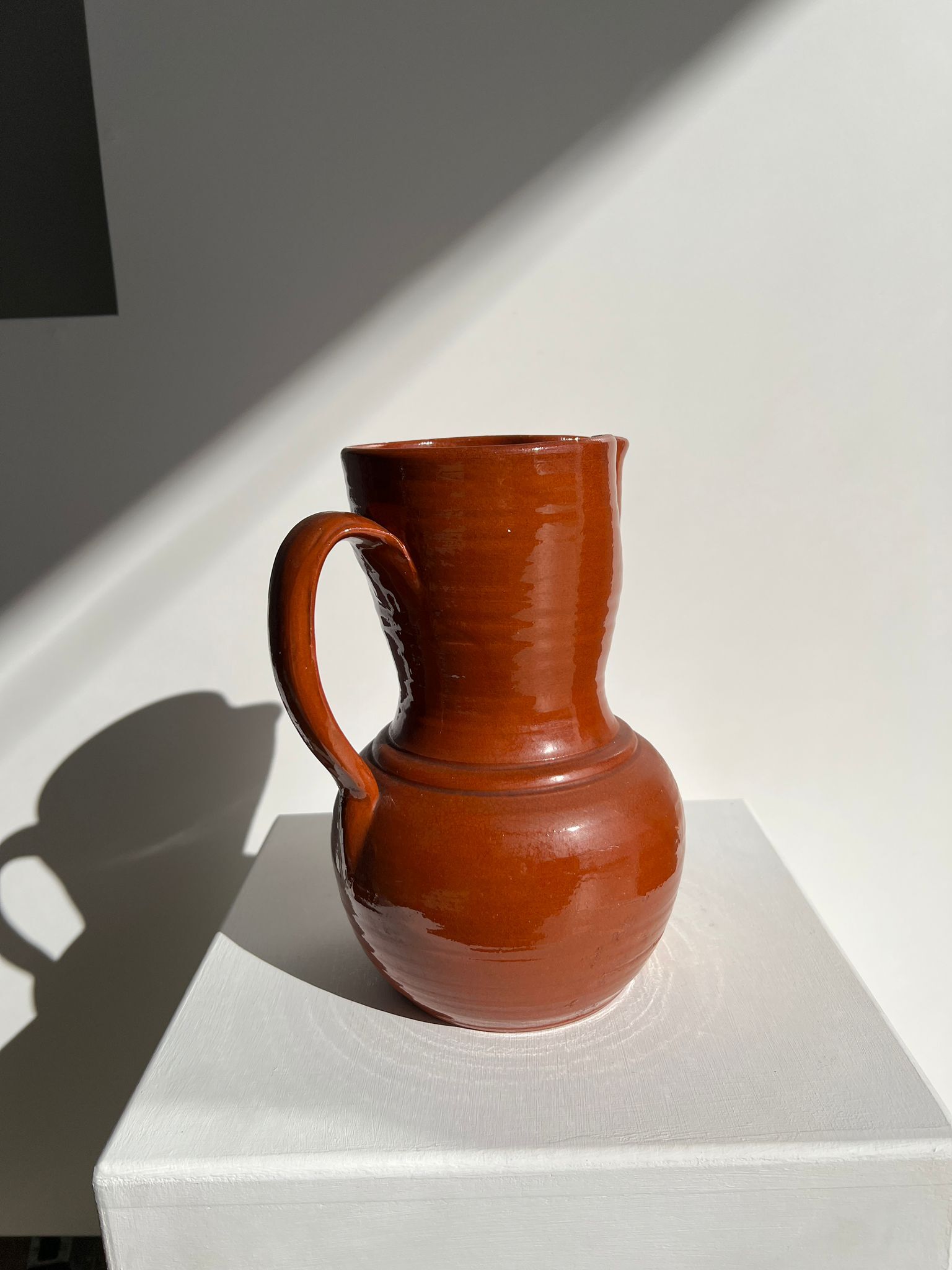 Two-tone brown ceramic wine pitcher H: 24cm