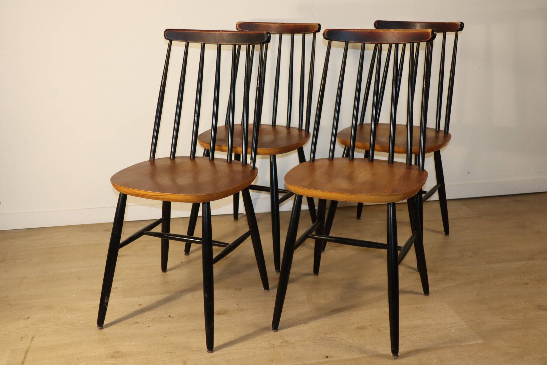 Set of 4 vintage wooden chairs, 1960.