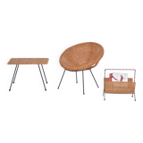 Ensemble de chaises en rotin italien du milieu du siècle avec table d'appoint et porte-revues