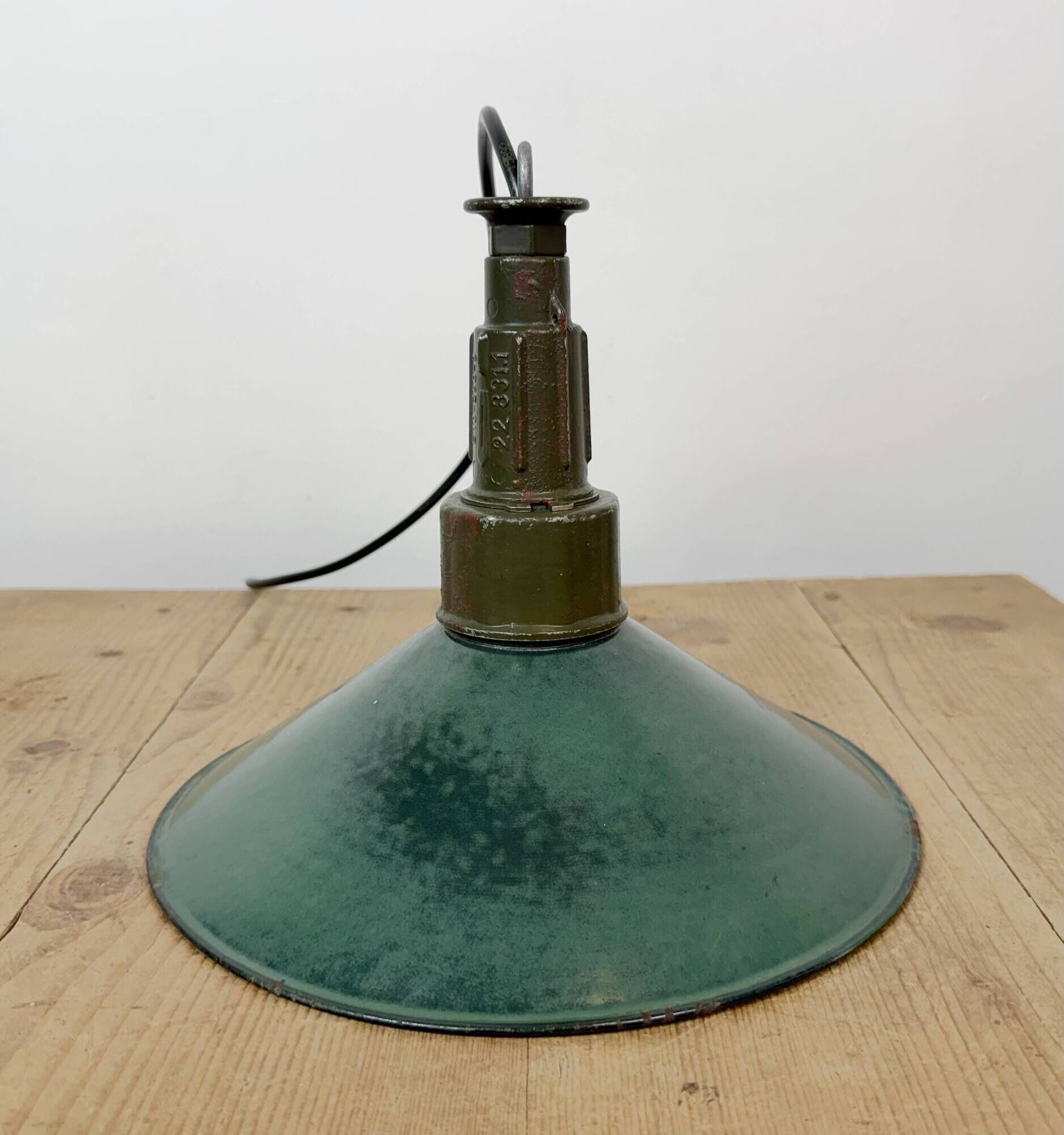 Industrial Green Enamel Military Pendant Lamp with Cast Aluminium Top, 1960