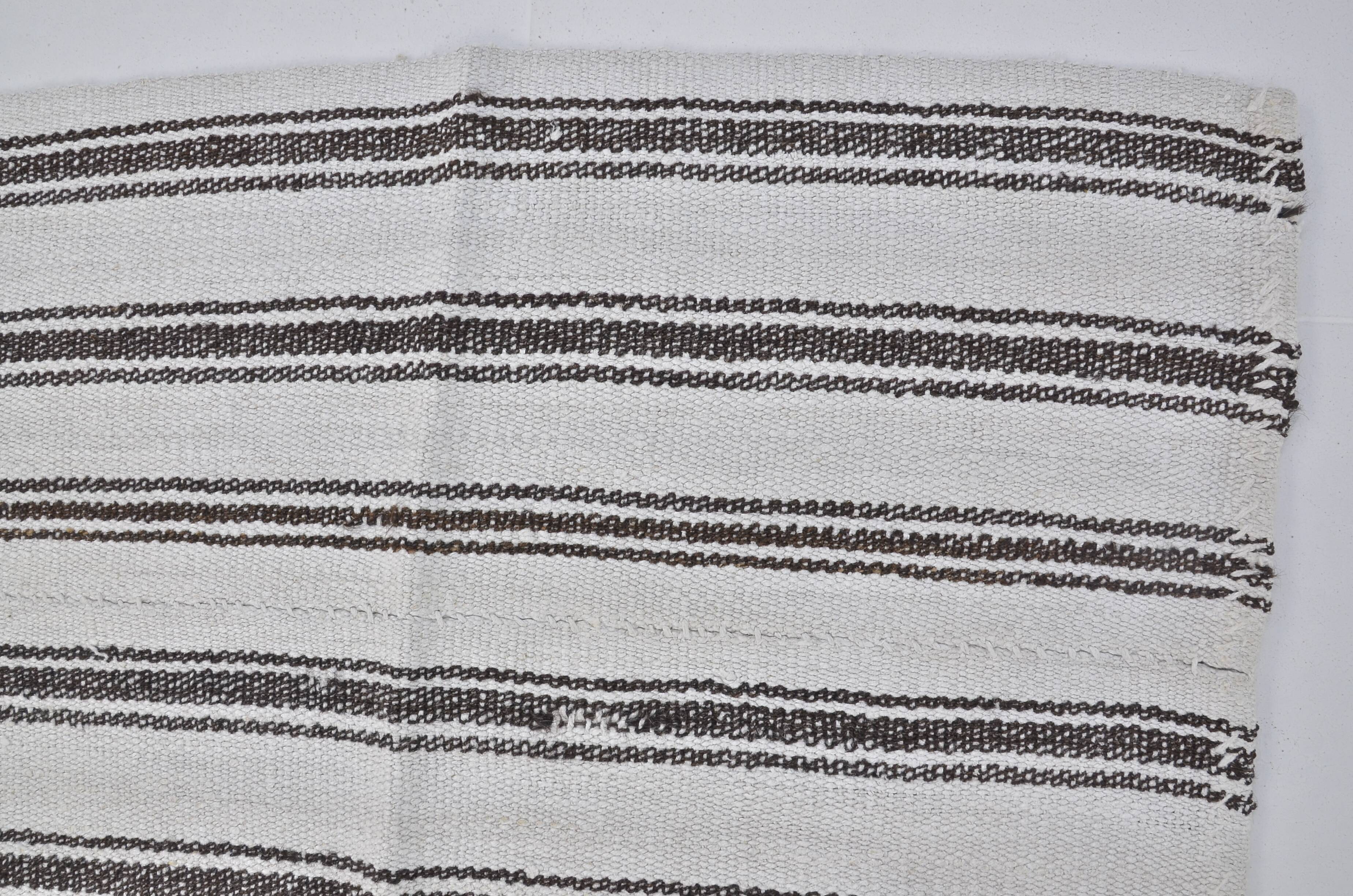 Tapis kilim turc vintage neutre sku 3680
