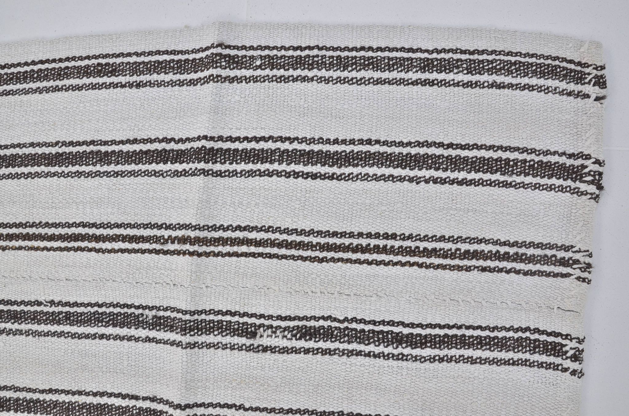 Tapis kilim turc vintage neutre sku 3680