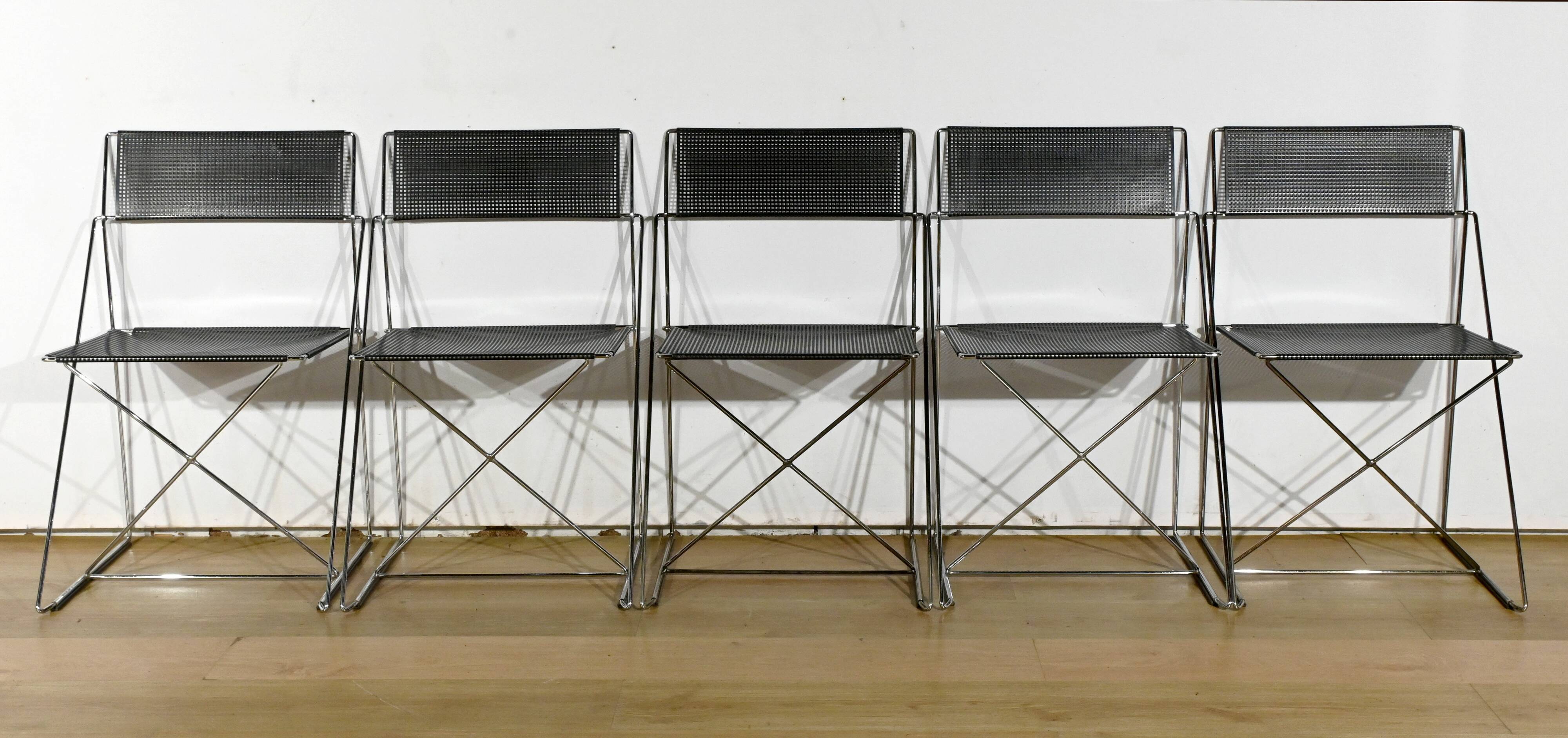 Suite of 5 Nuova X Line Omli Chairs for Magis, by Niels Joergen Haugesen – 1980