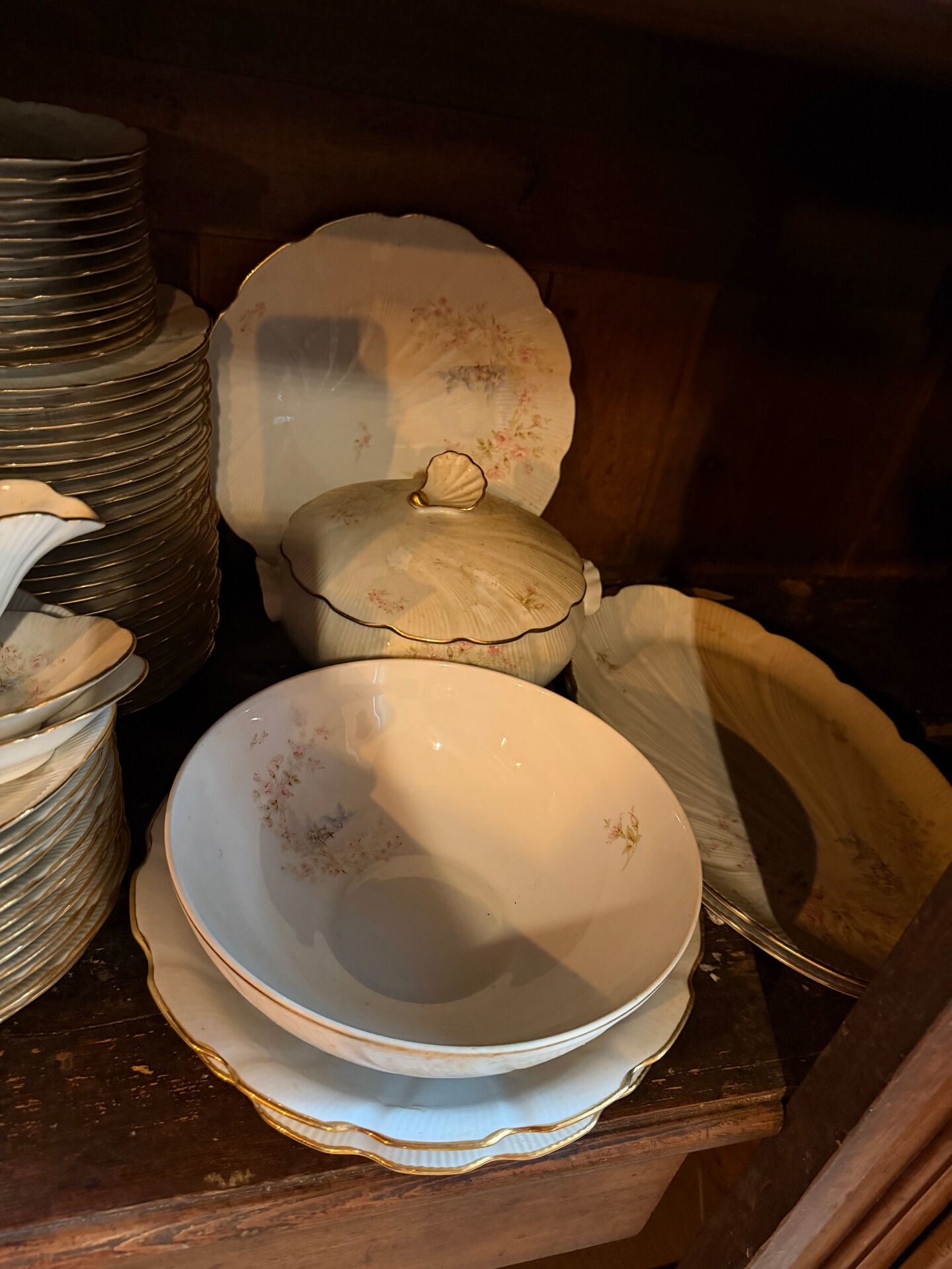Antique table service in genuine Limoges porcelain – Complete –