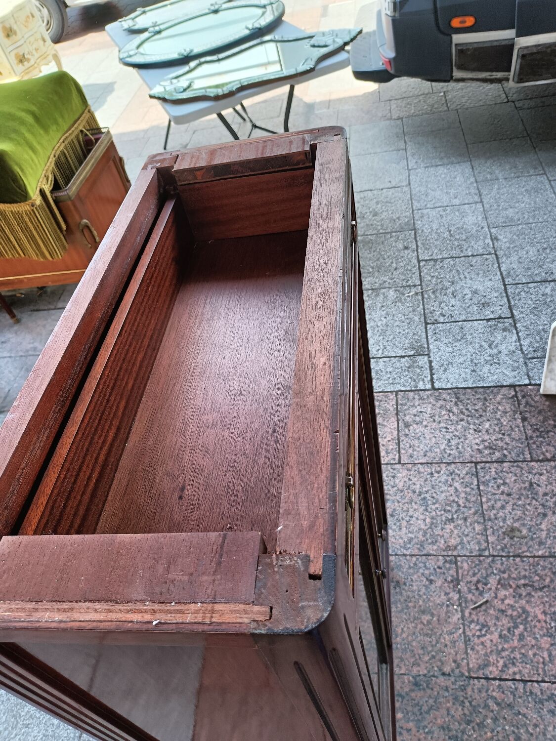 Bookcase forming showcase styleLouis XVI marble top