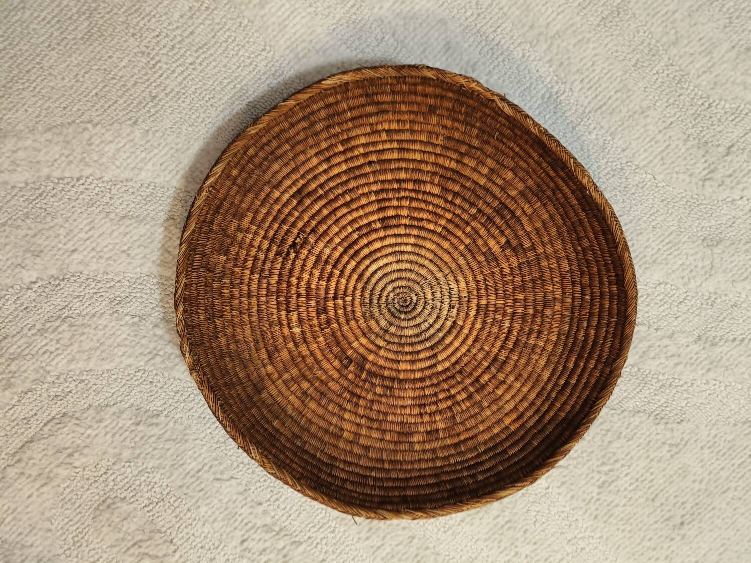 Panier corbeille en osier tressé