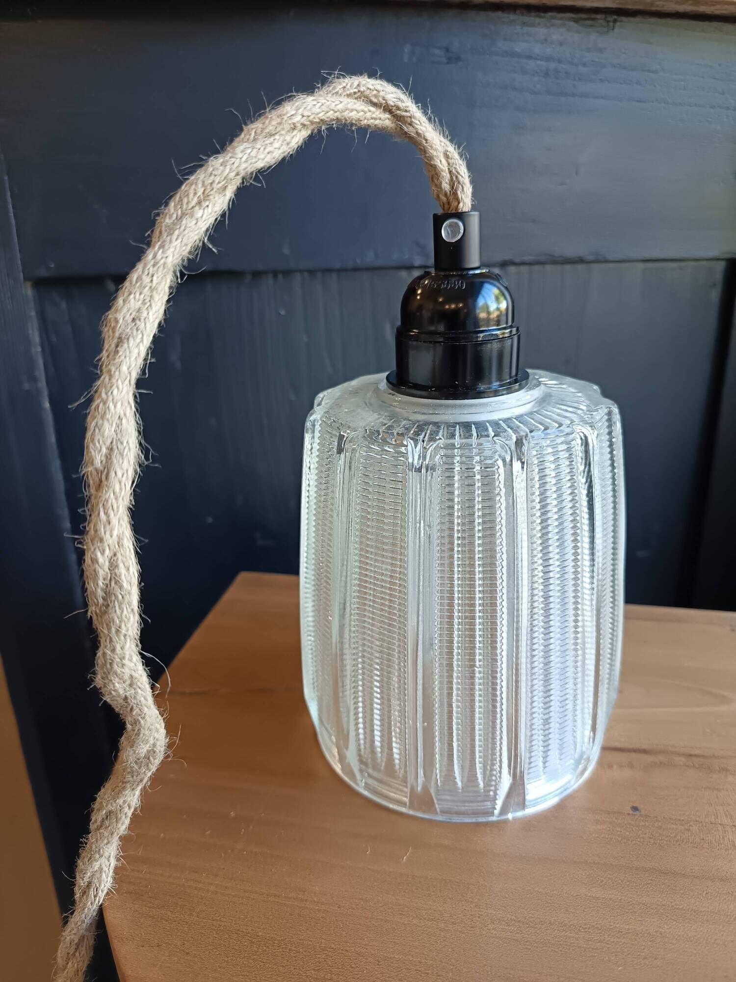 VINTAGE GLASS GLOBE LAMP