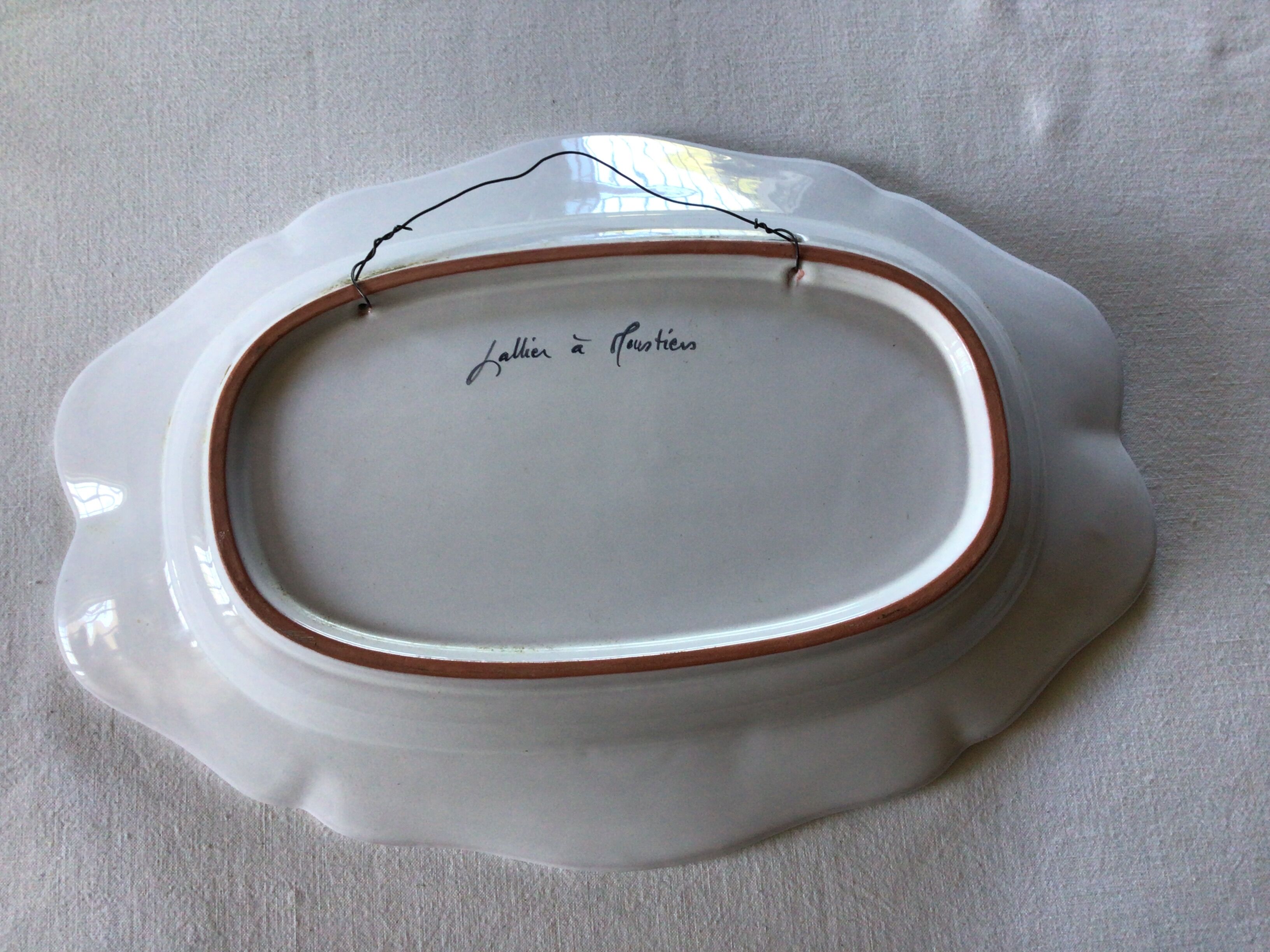 Moustiers oval dish
