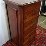 Chest of drawers in cherry