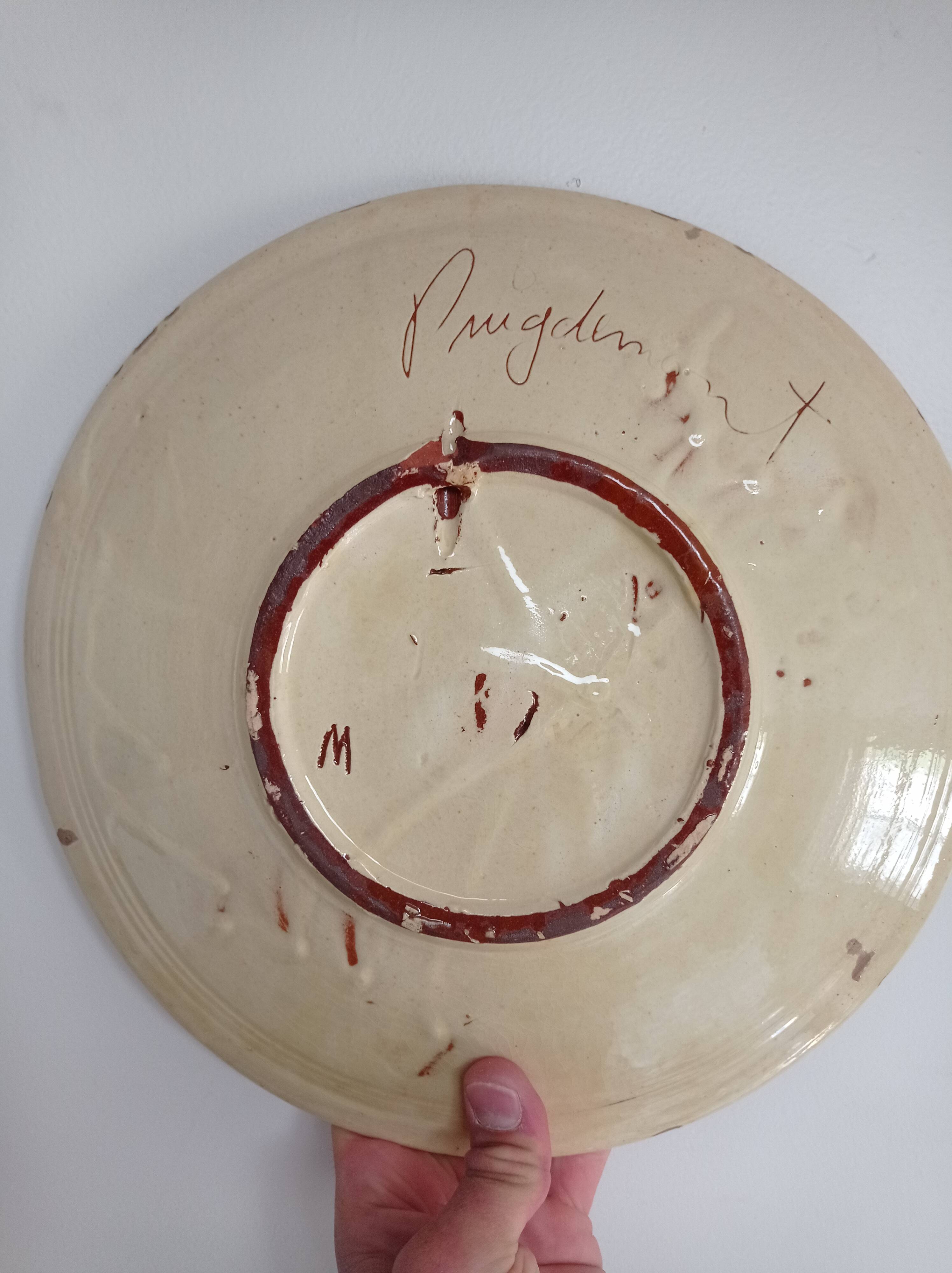 Dish decorated with fish Puigdemont 1960