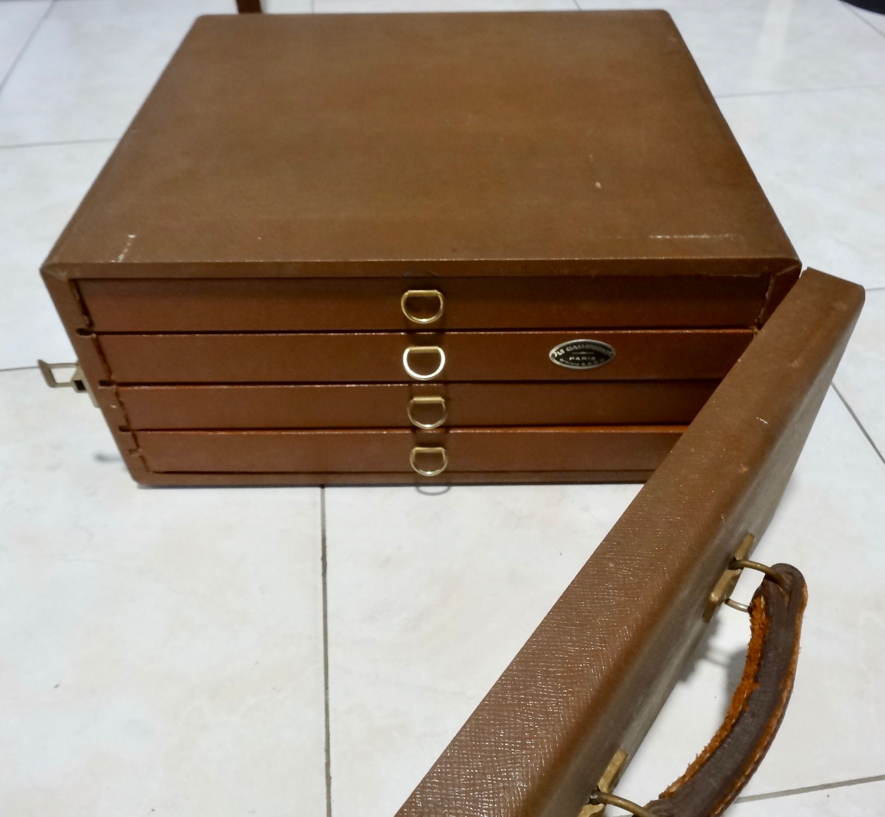 Old suitcase range records