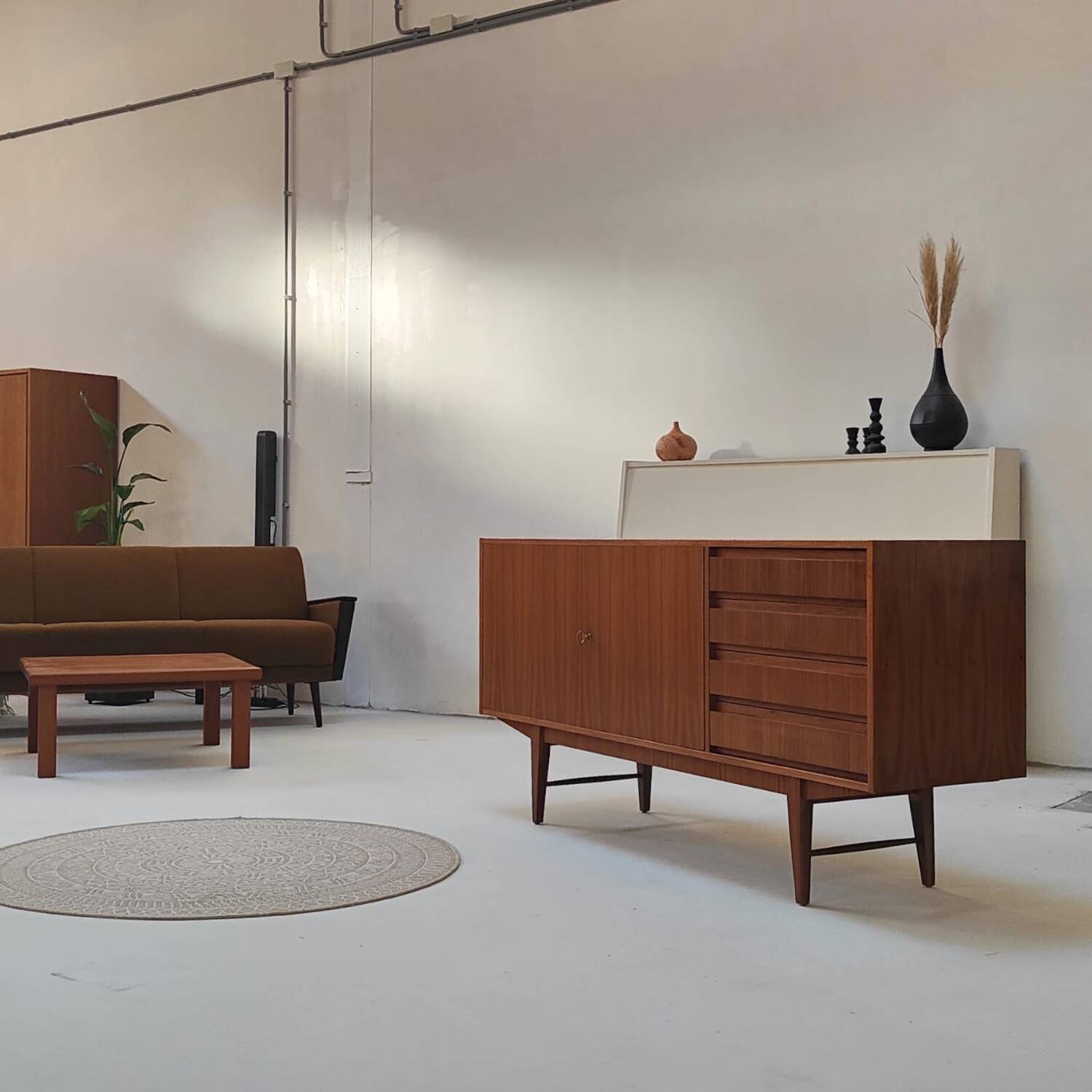 Buffet du milieu du siècle