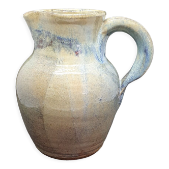 Sandstone pitcher