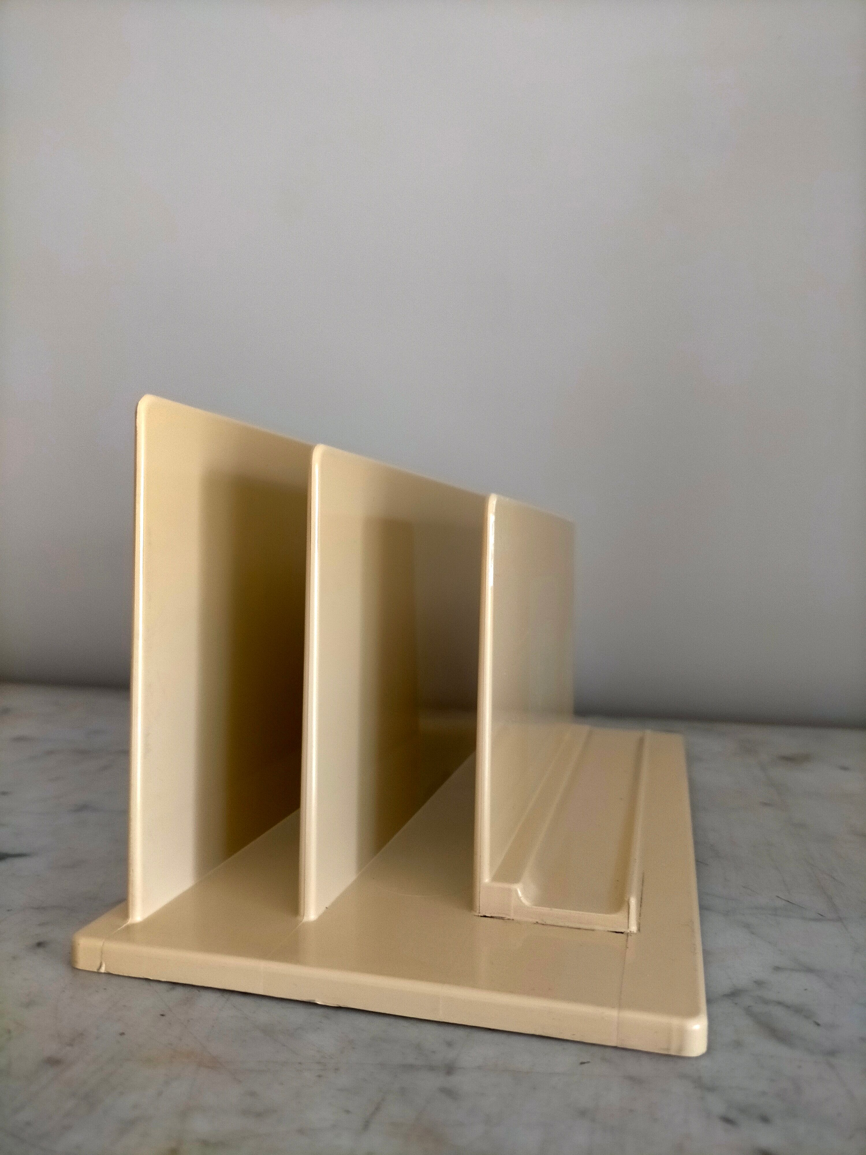Letter holder