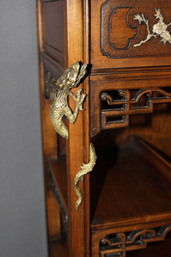 Cabinet japonais signé Bastet à Lyon vers 1900