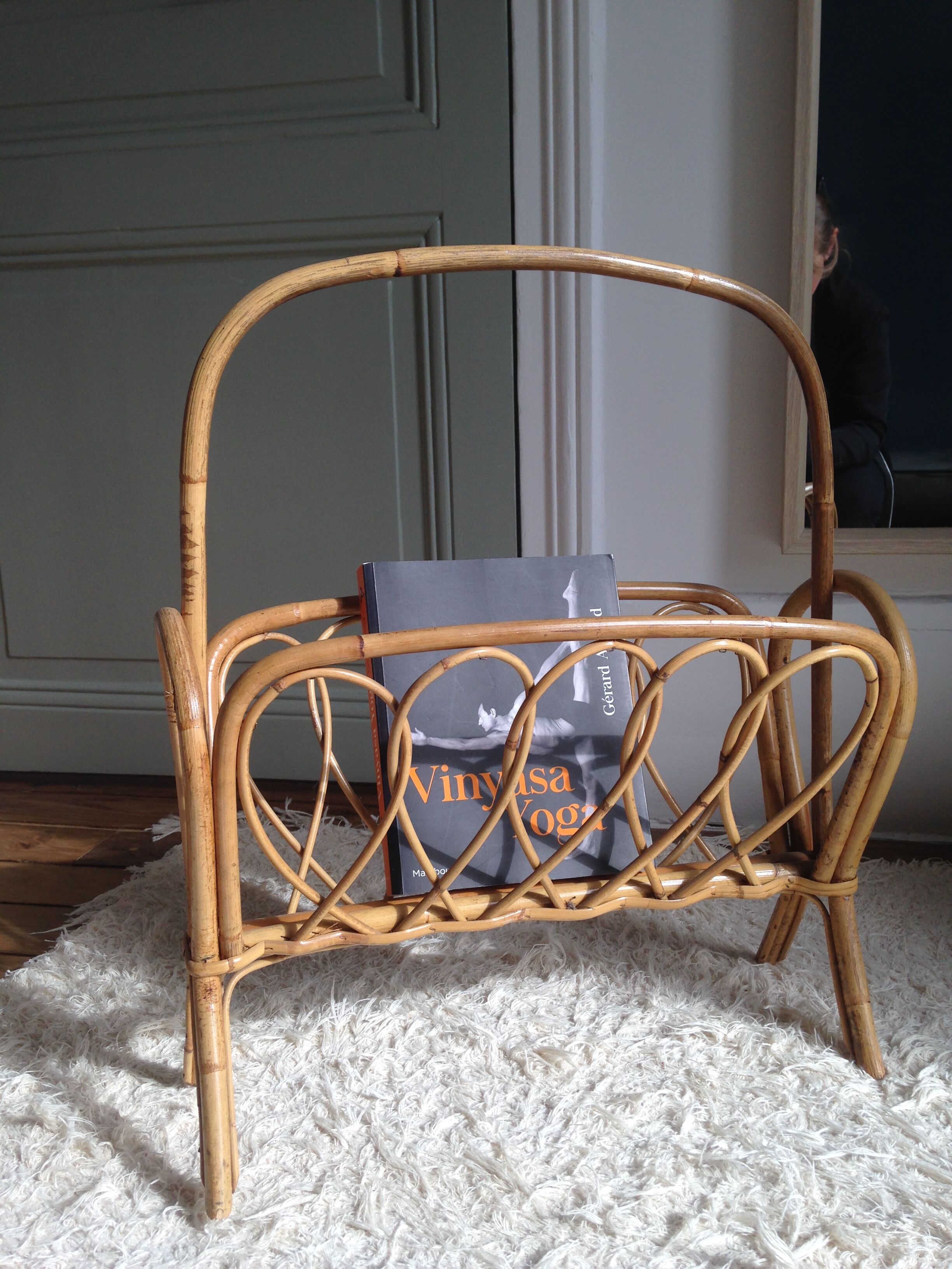 Rattan vintage magazine rack