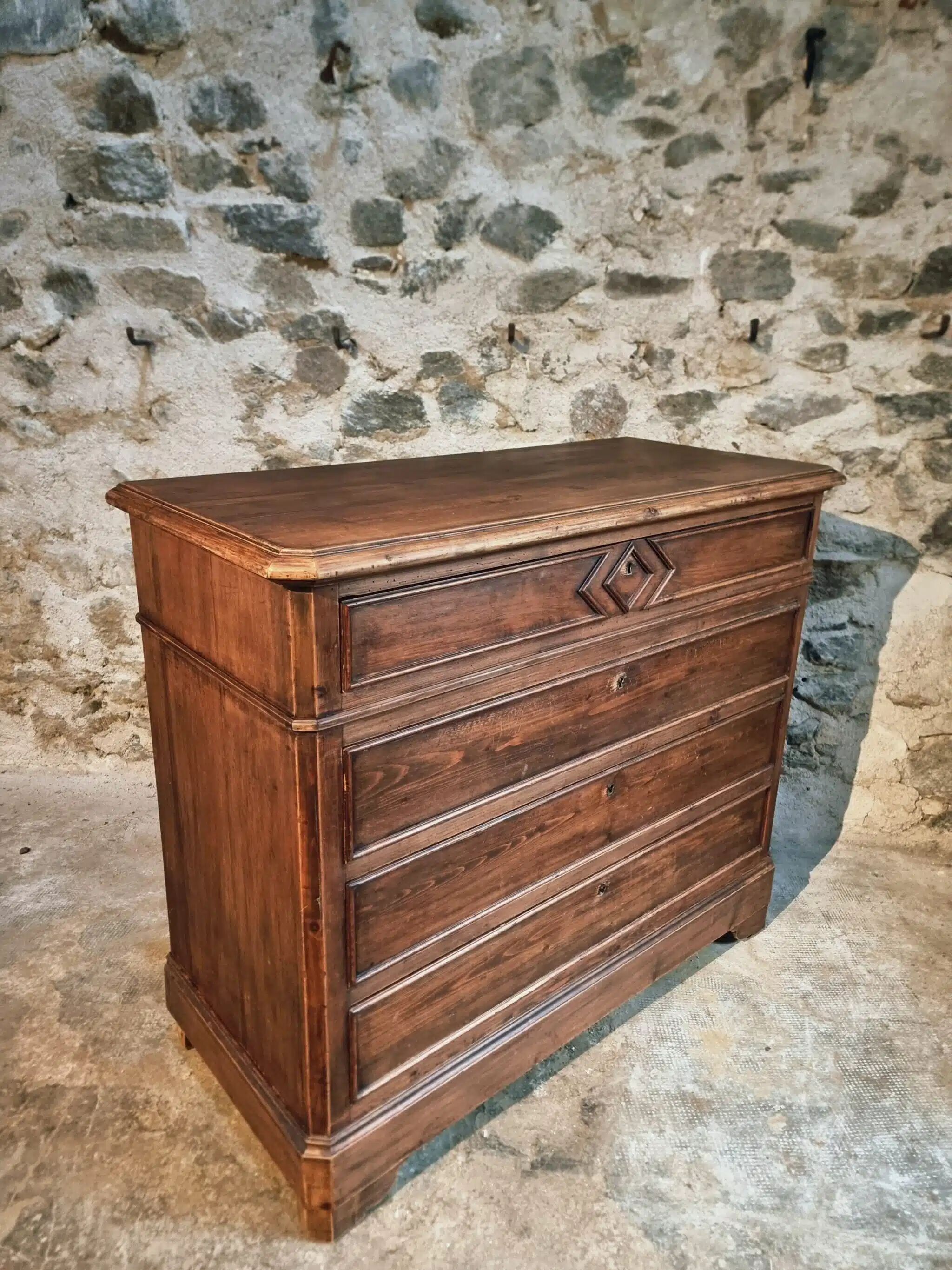 Antique French pine chest of drawers, early 1900s