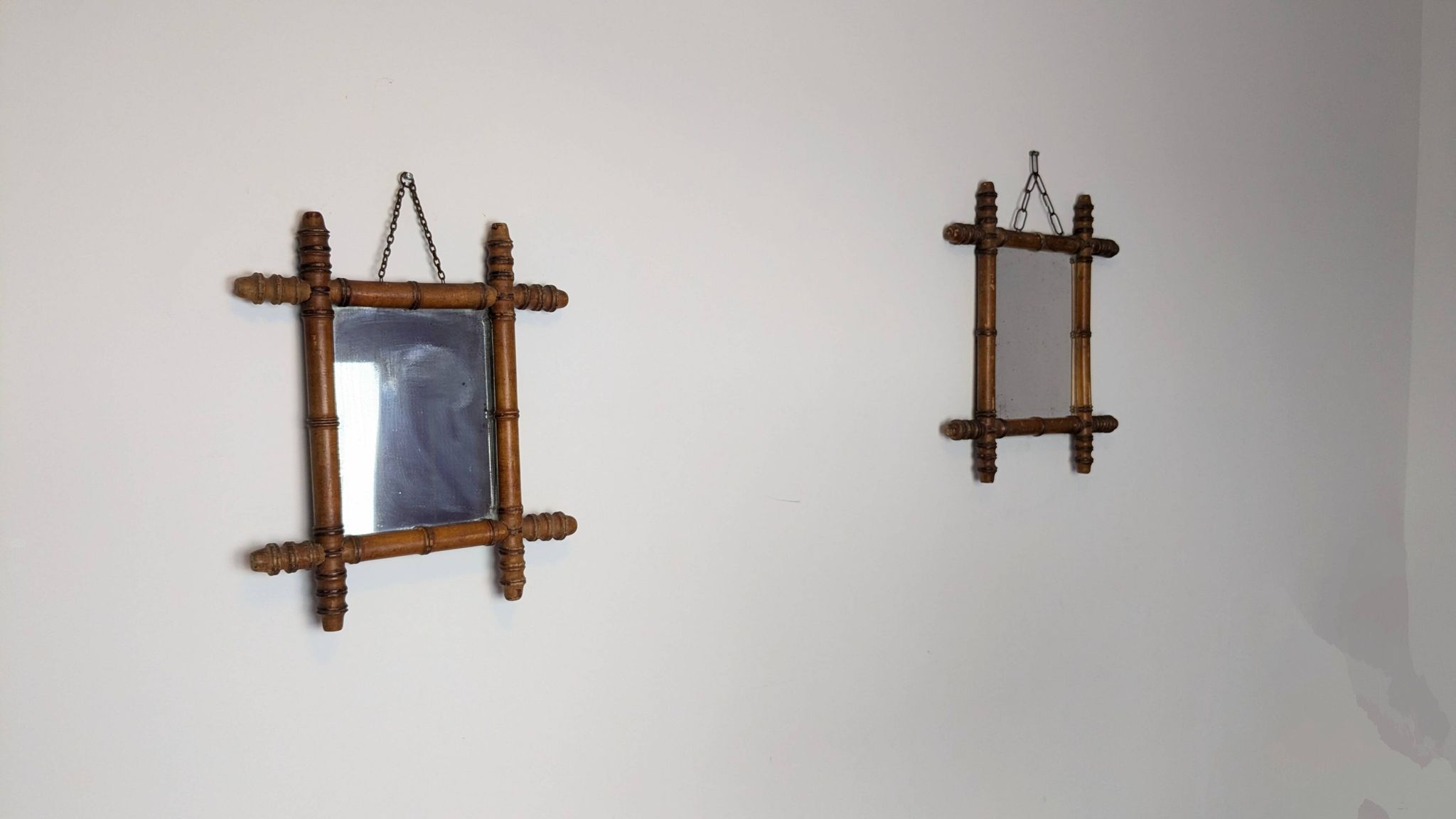 Miroir ancien bambou tourné glace piquée 40x34 cm