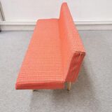 Day bed red fabric