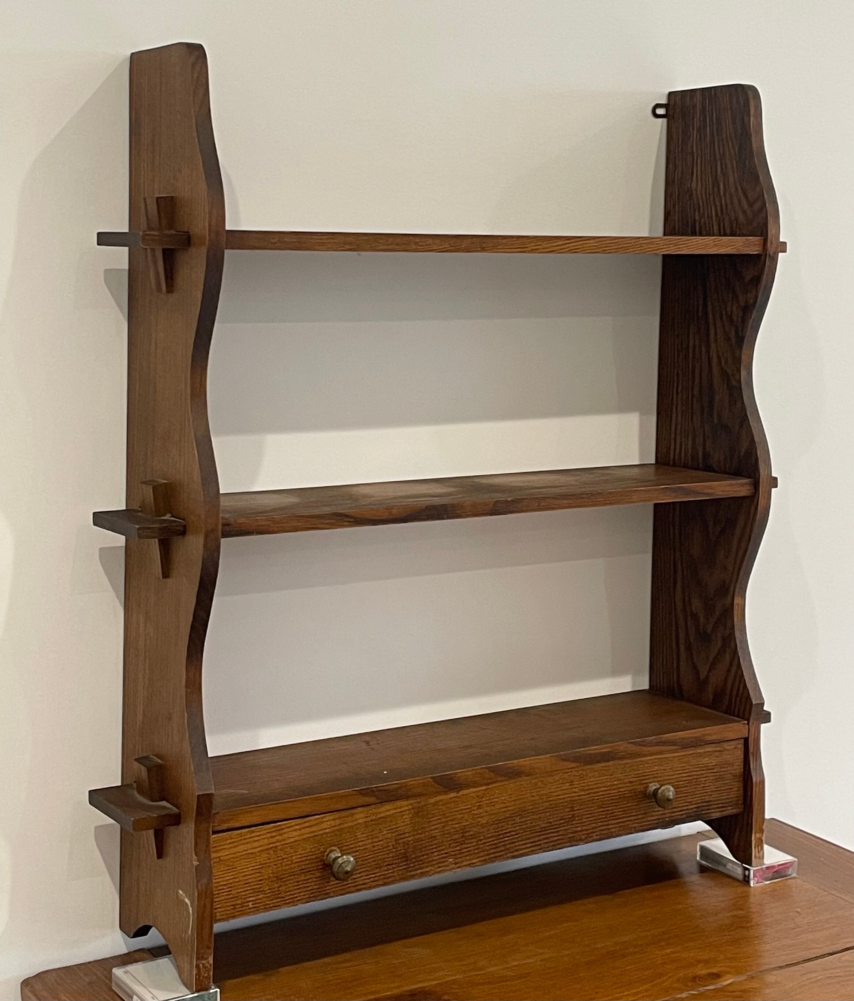 Wall shelf brutalist type