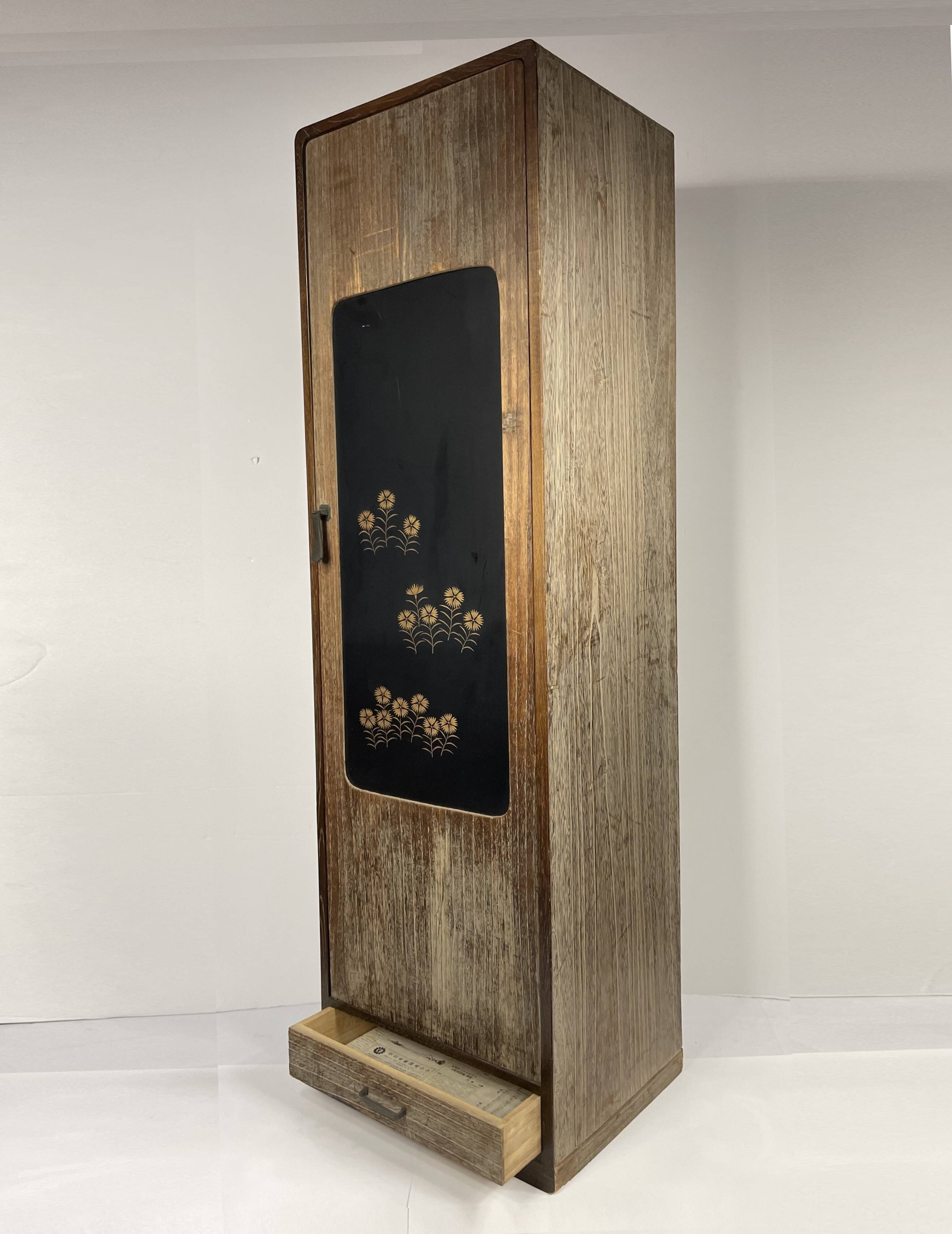 Narrow low cabinet - Japan 1930-50