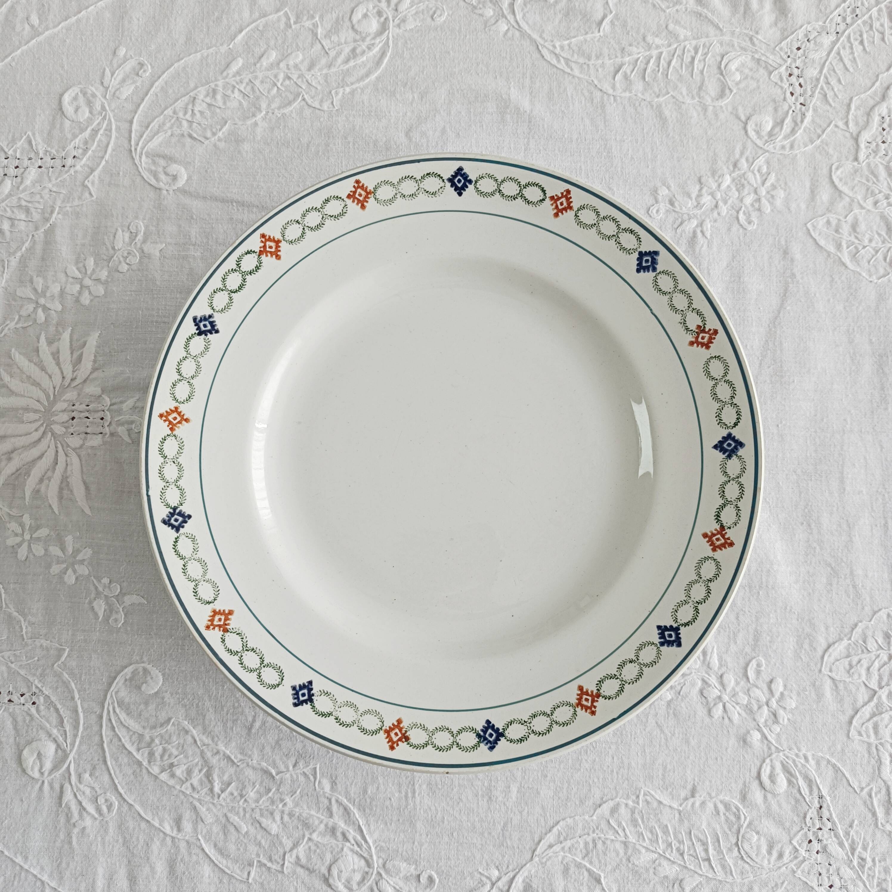 Plate on iron pedestal Amandinoise Company