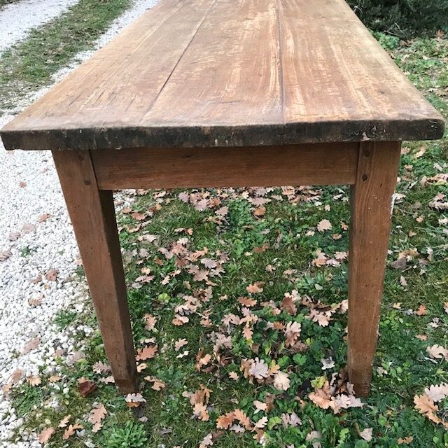 Farm table
