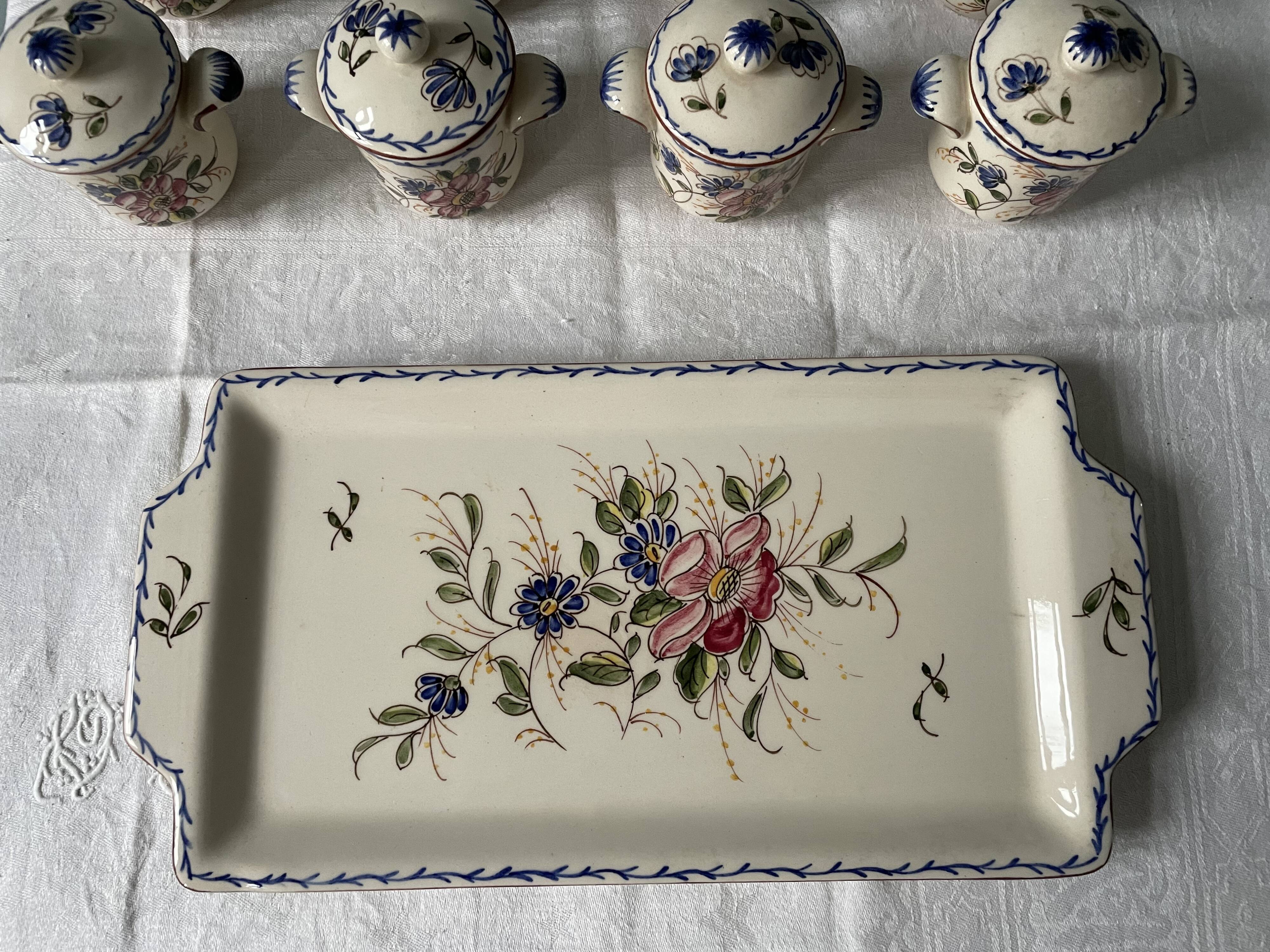 Service old cream jars