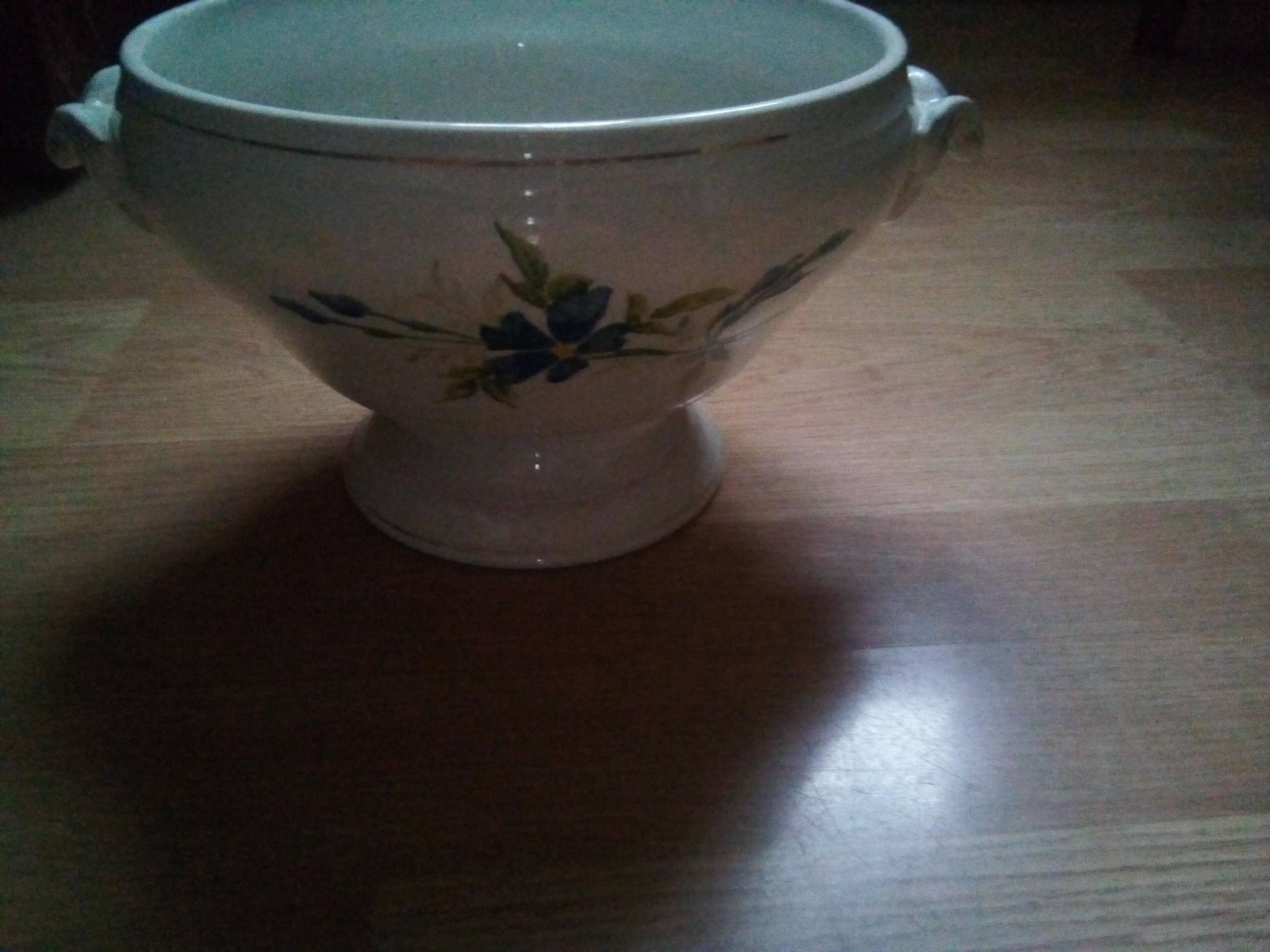 old Saint Amand soup tureen in very good condition 19th century