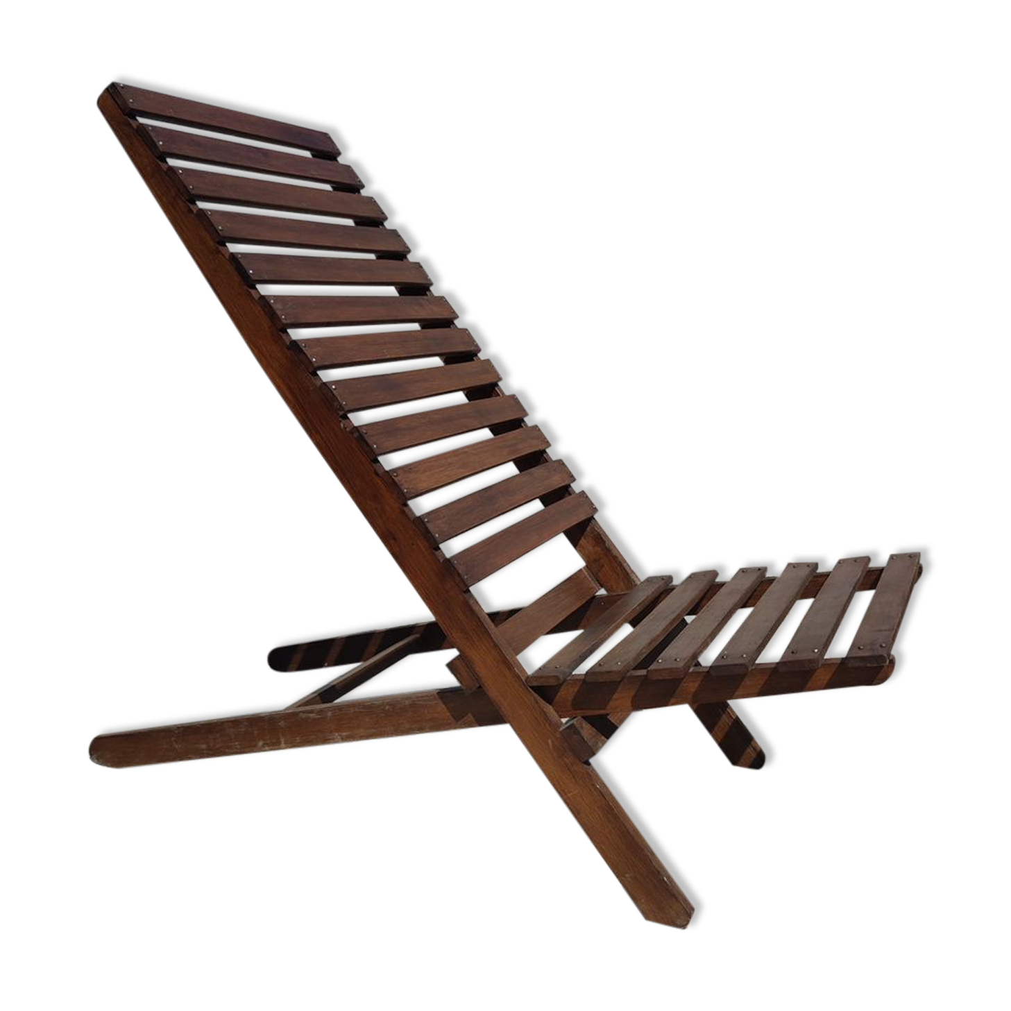 Teak lounge chair with foldable slats