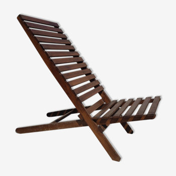 Teak lounge chair with foldable slats