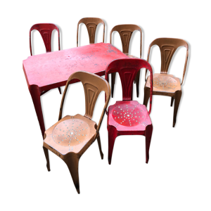 Chaises et table de salle à manger