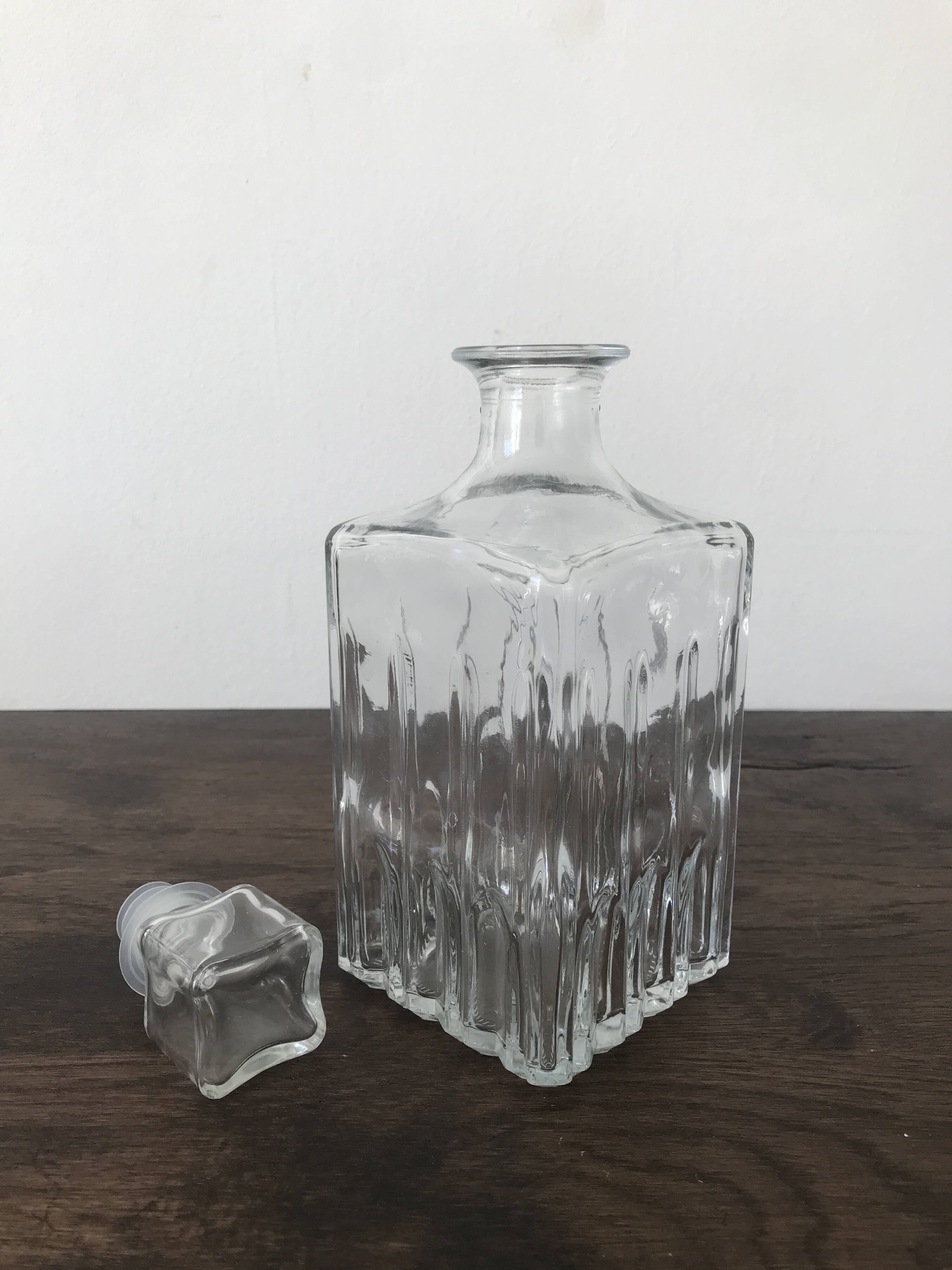 Glass whiskey decanter