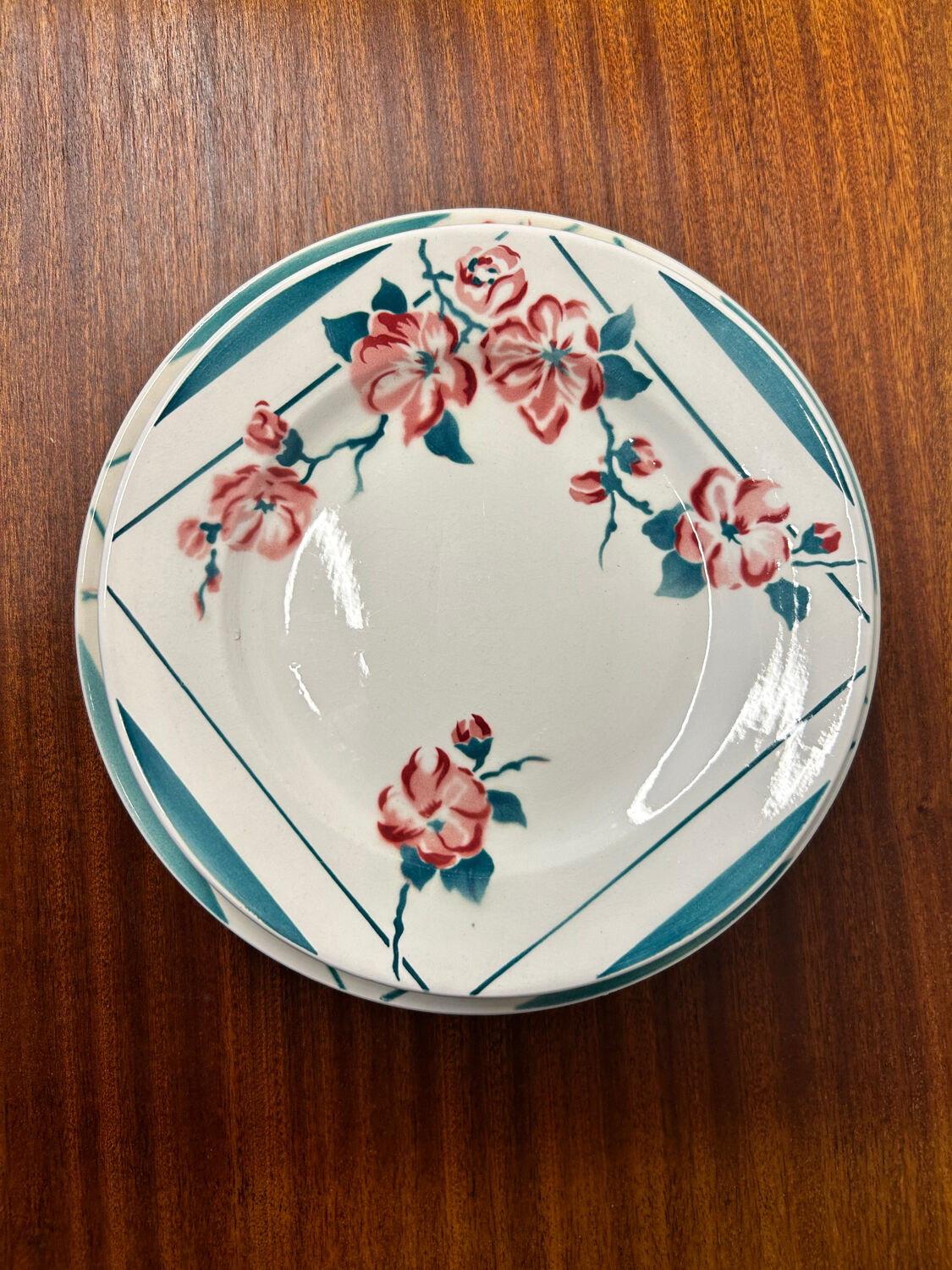 Set of 8 Digoin and Sarreguemines plates