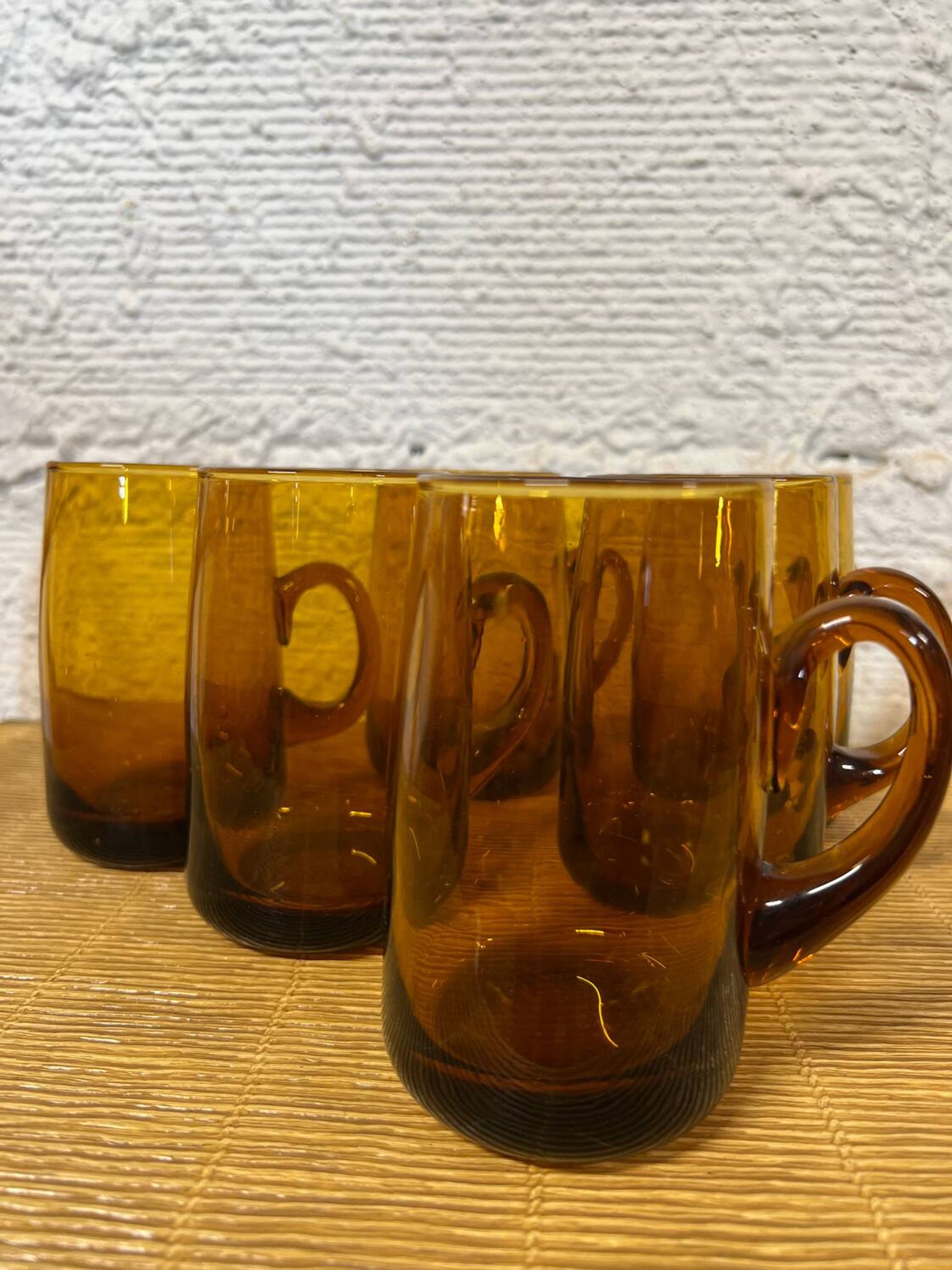Tasses à sangria en verre ambré