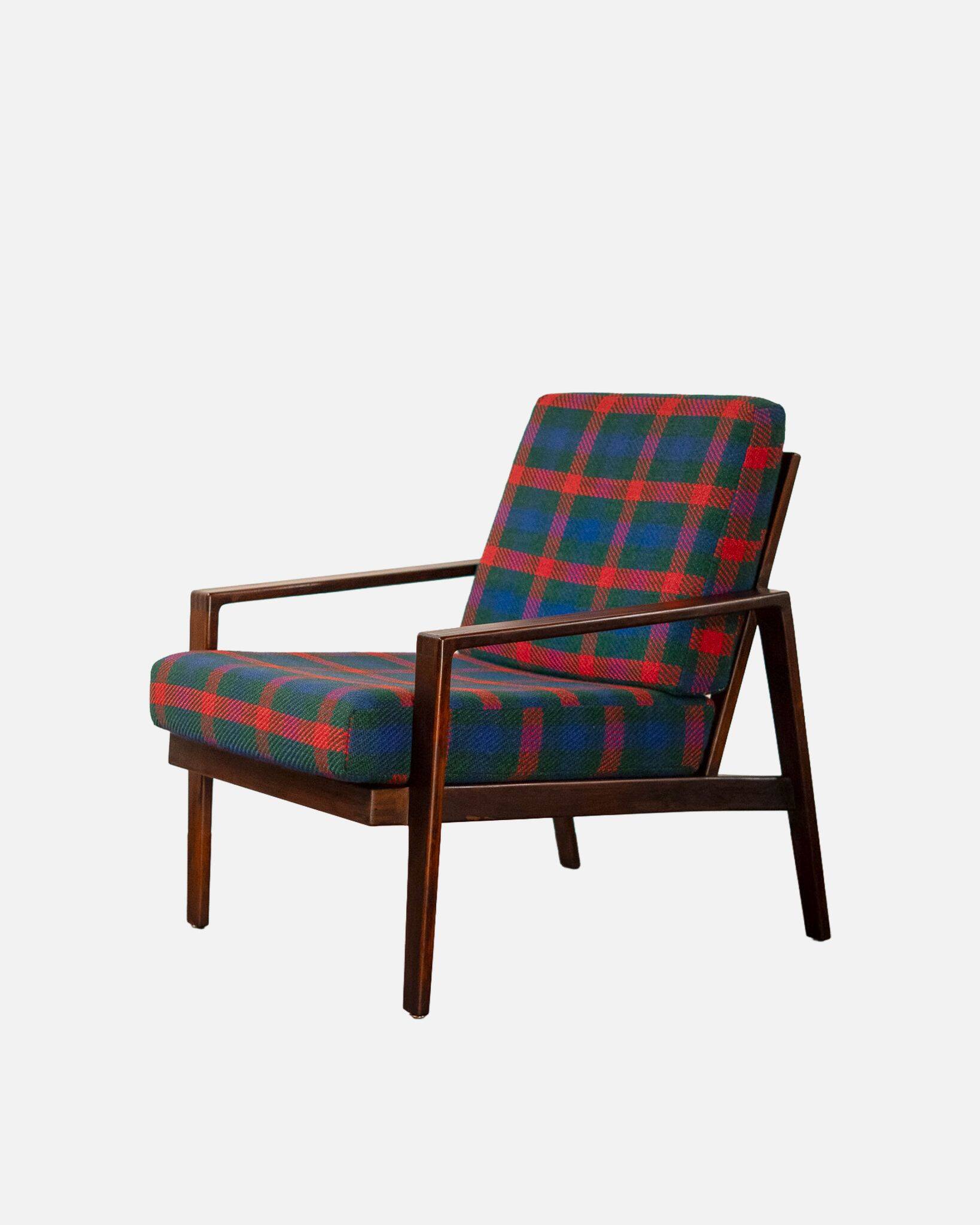 Fauteuil Knoll Antimott en noyer et tartan