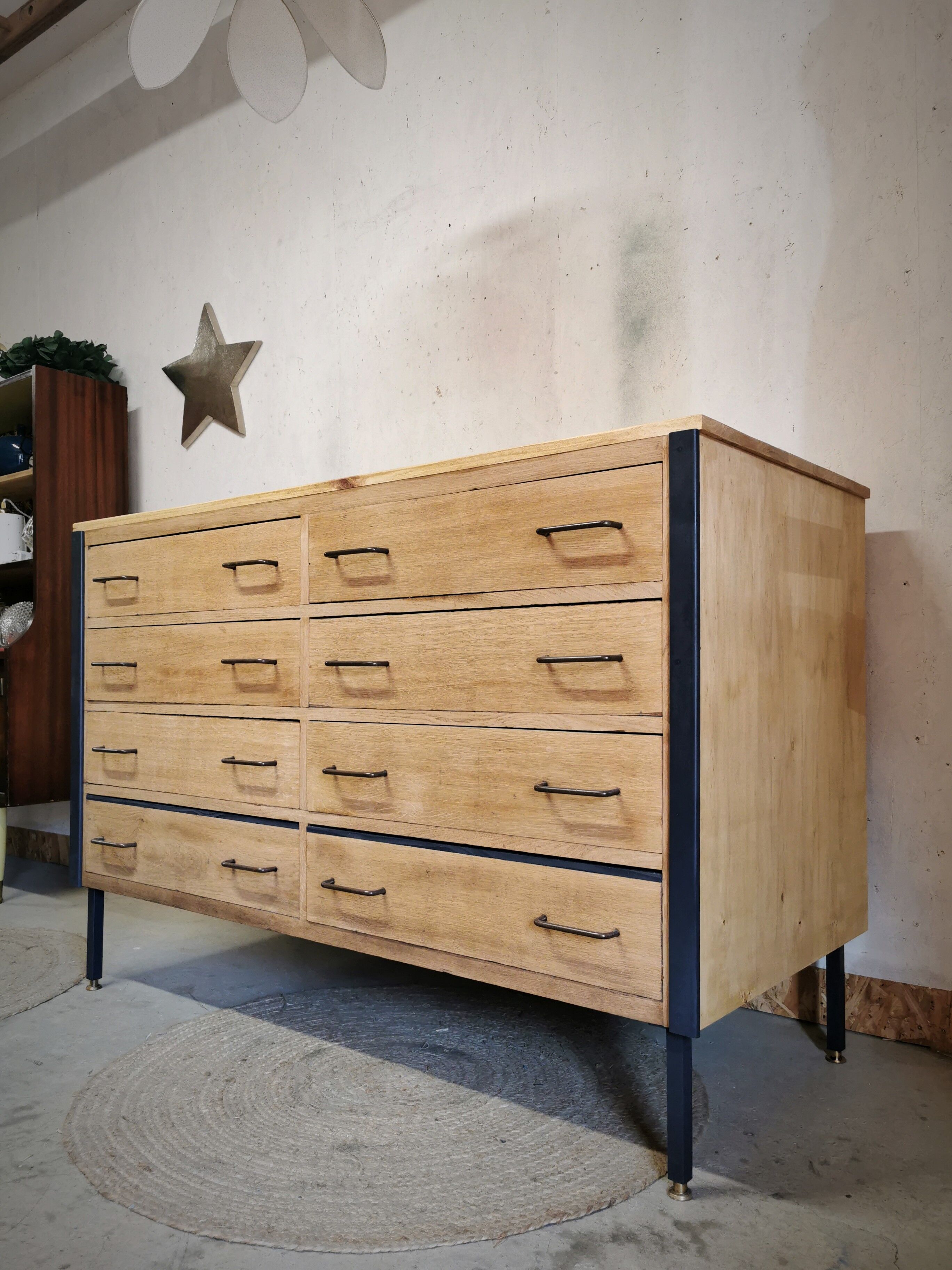 Trade furniture 8 drawers