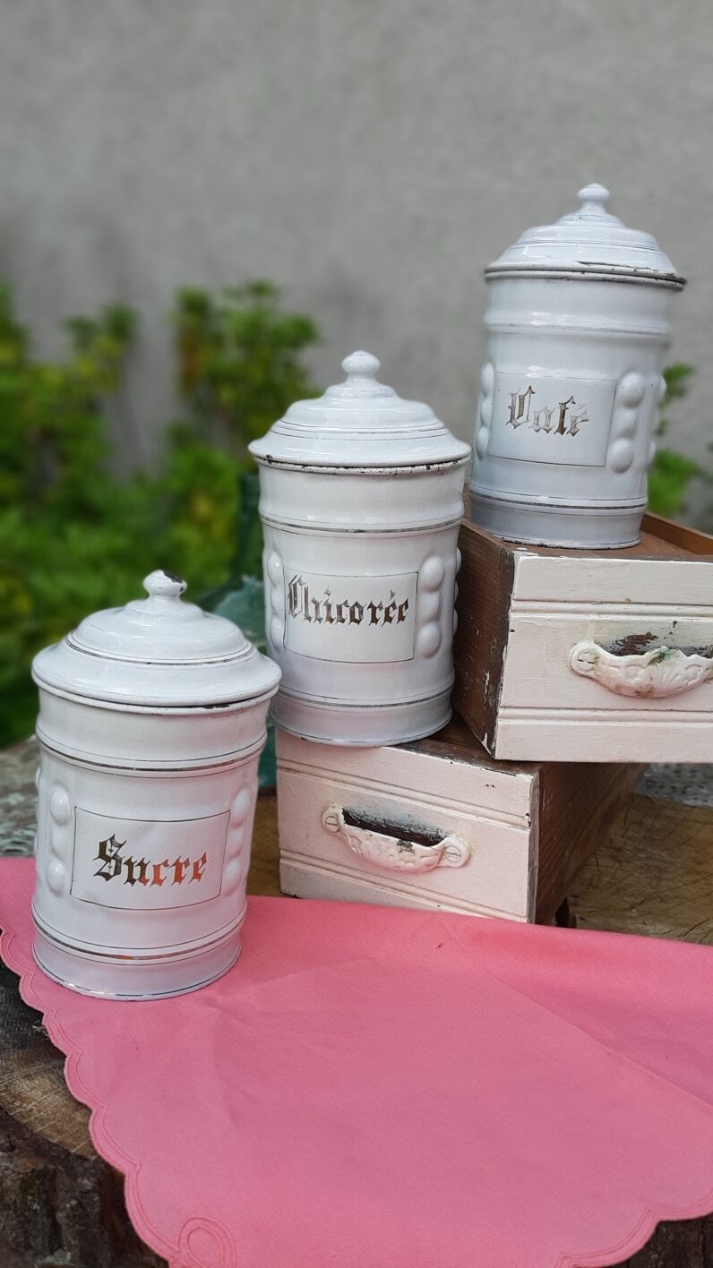 Enamelled spice jars