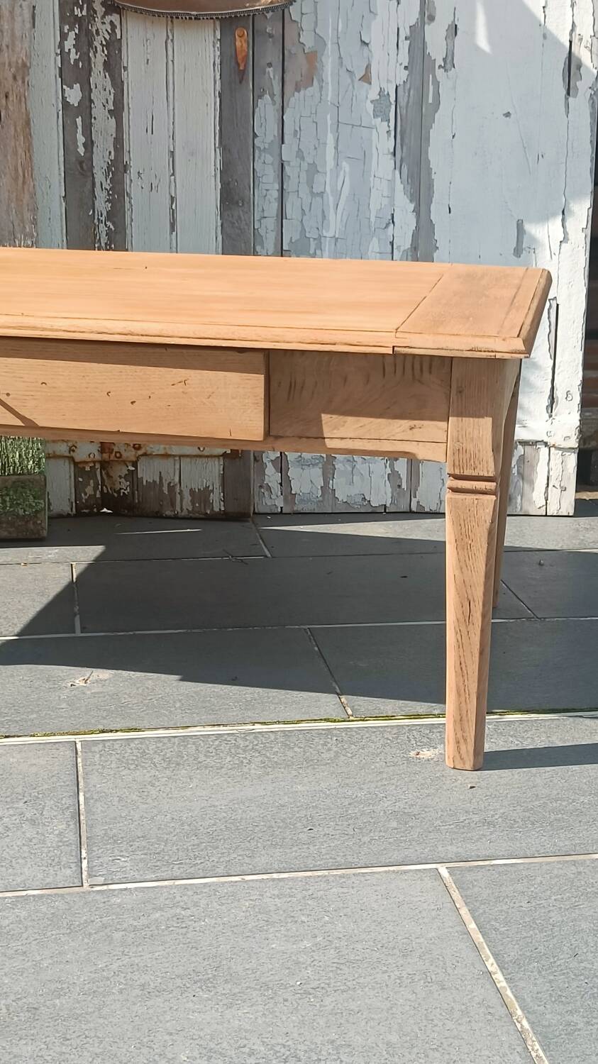 Solid wood coffee table with drawer and original key.