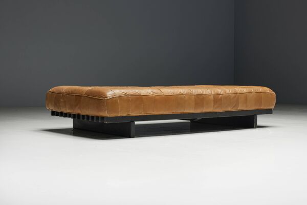 Banquette-lit DS80 de De Sede en cuir cognac, Suisse, années 1970