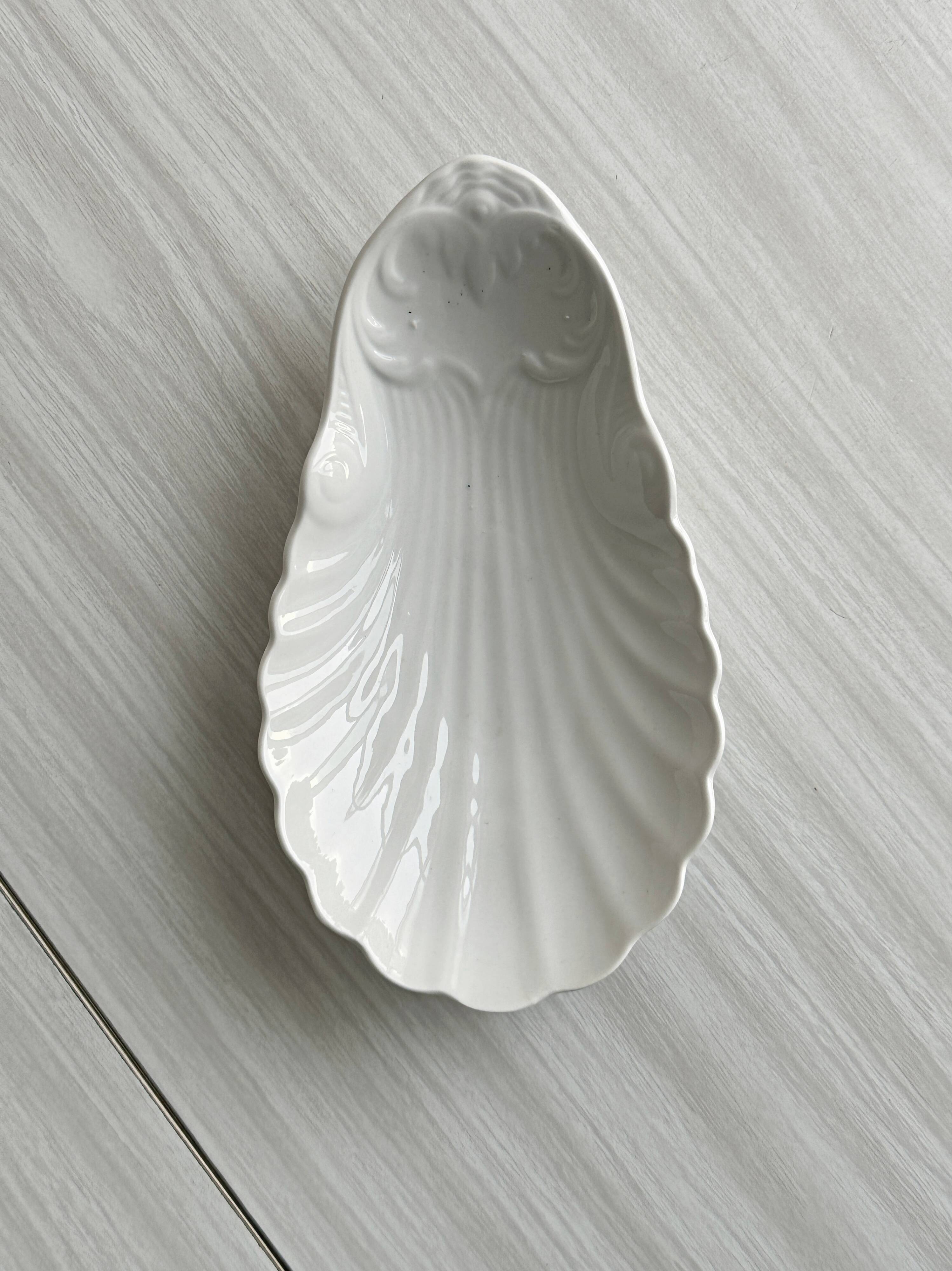 white porcelain bowl