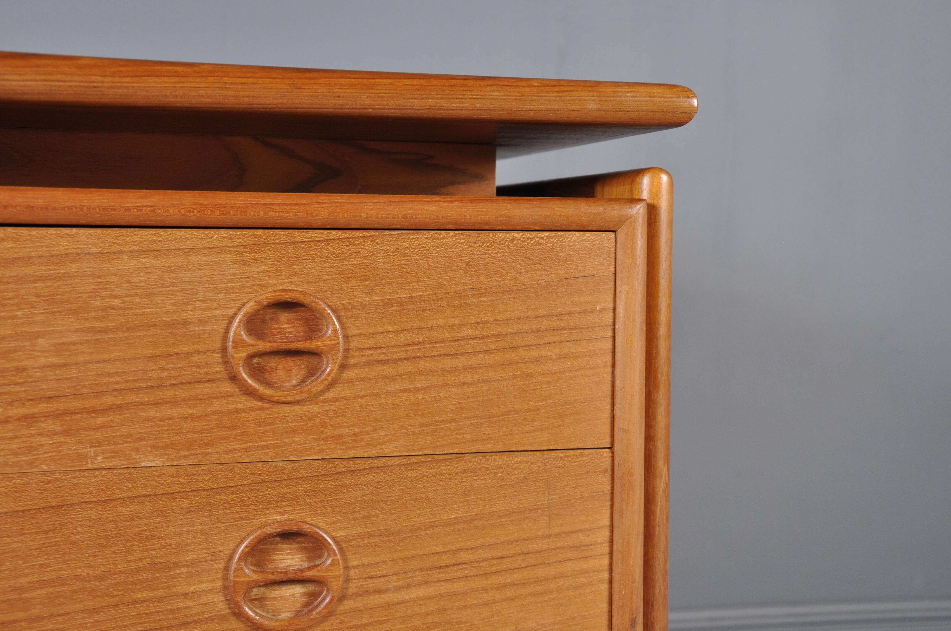 Danish desk by Arne Vodder for GV furniture, 1960