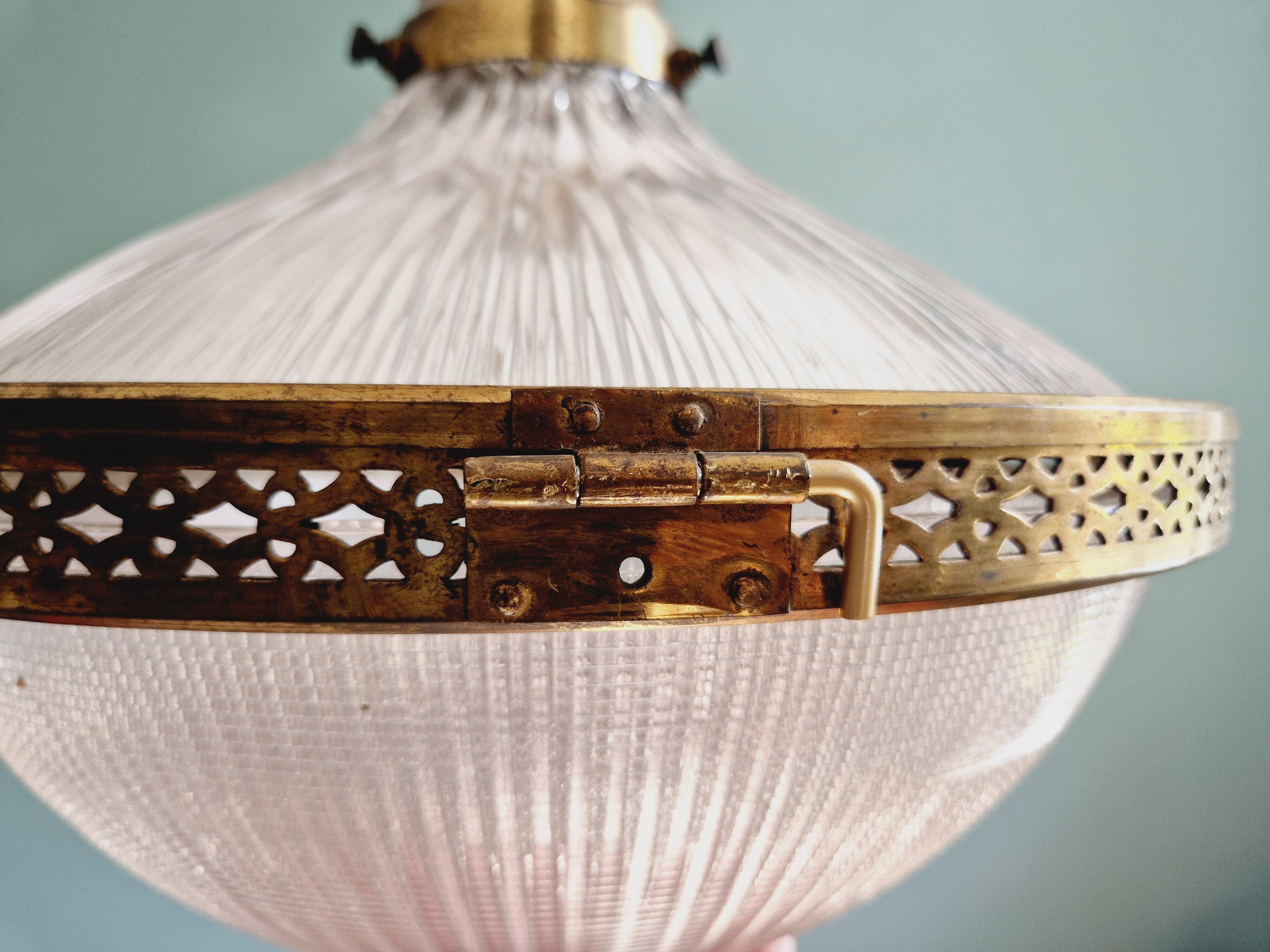 Grande suspension Holophane en verre prismatique, années 1920-30