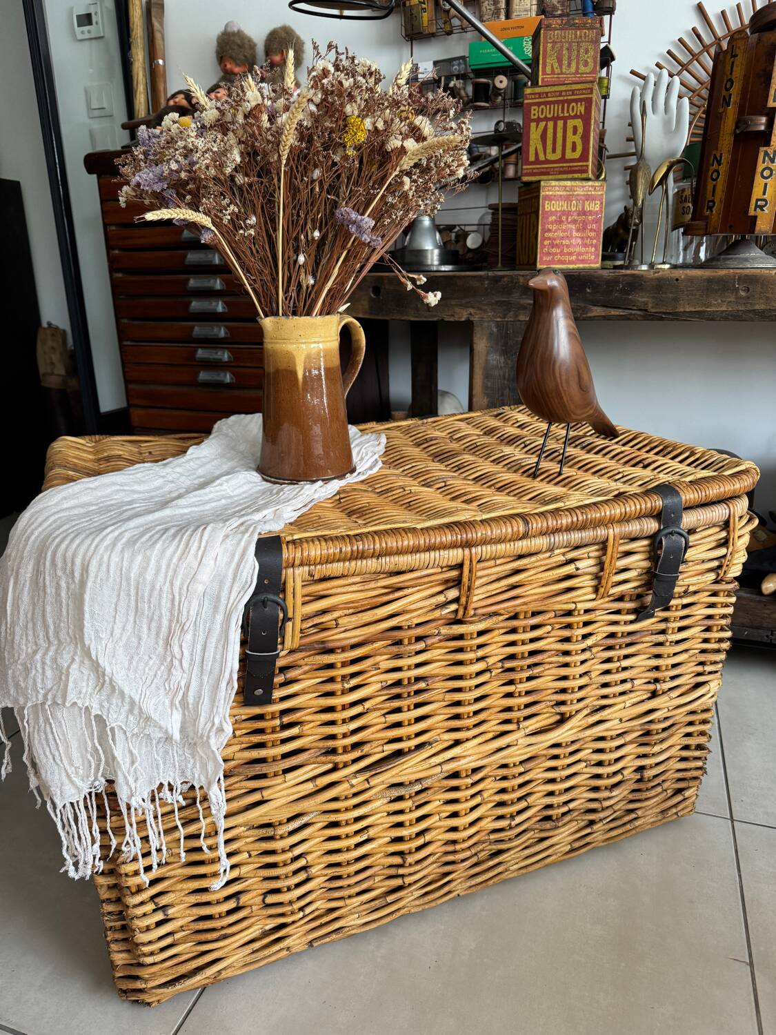 Malle en osier vintage
