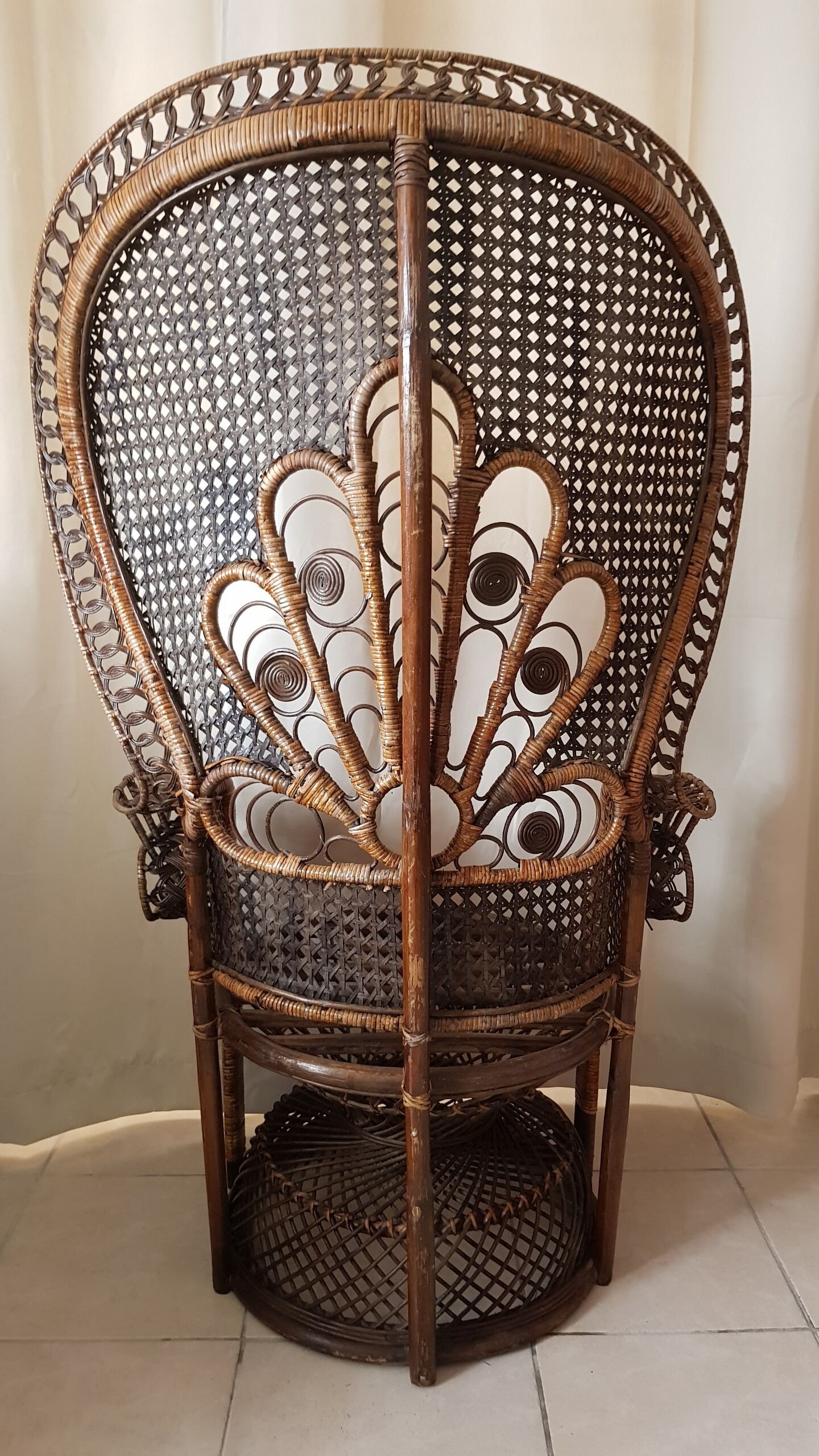 Fauteuil emmanuelle en rotin vernis