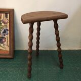 Tripod stool wood legs
