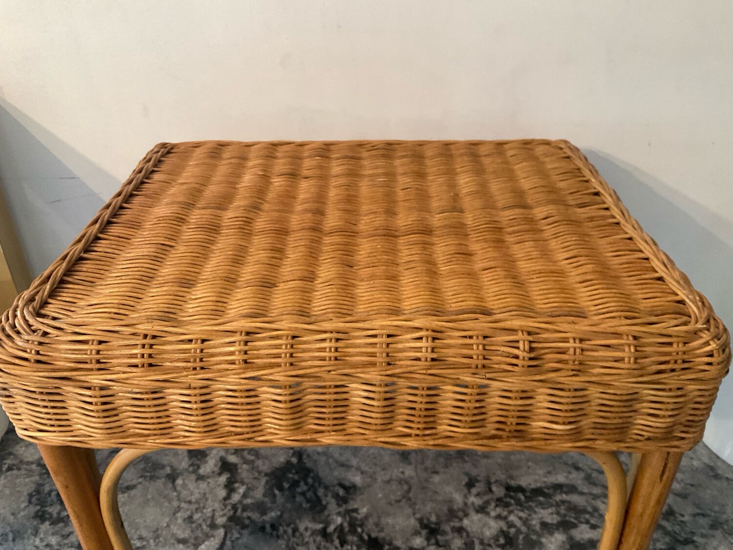 Ottoman vintage in rattan and woven wicker