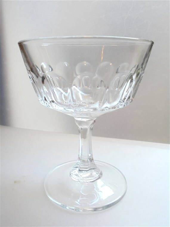 Set of 6 champagne glasses