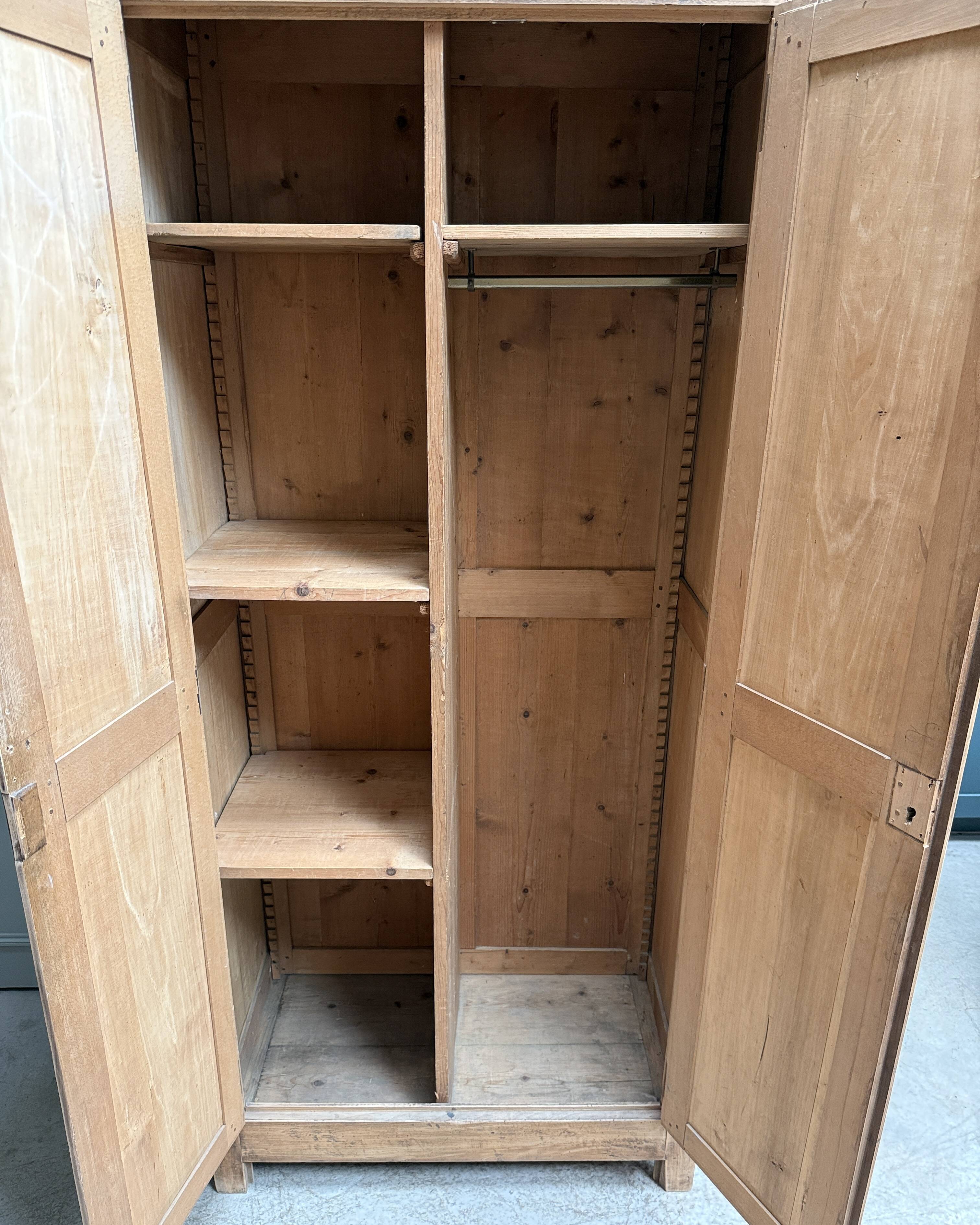 Parisian wardrobe with hanging space (renovated)